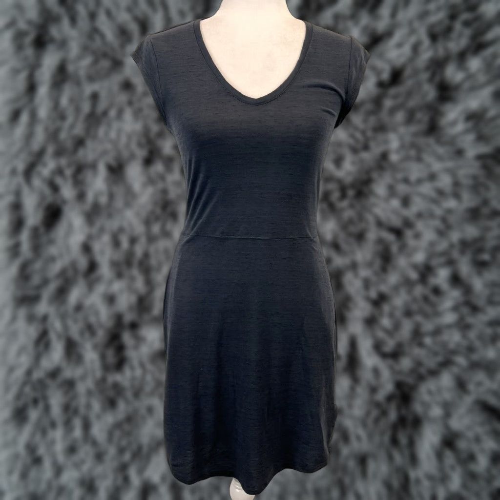 The North Face The North Face Outdoor Short Sleeve V-Neck T-Shirt Dress Womens XS Gray Size XS / US 0-2 / IT 36-38 - 1 Thumbnail