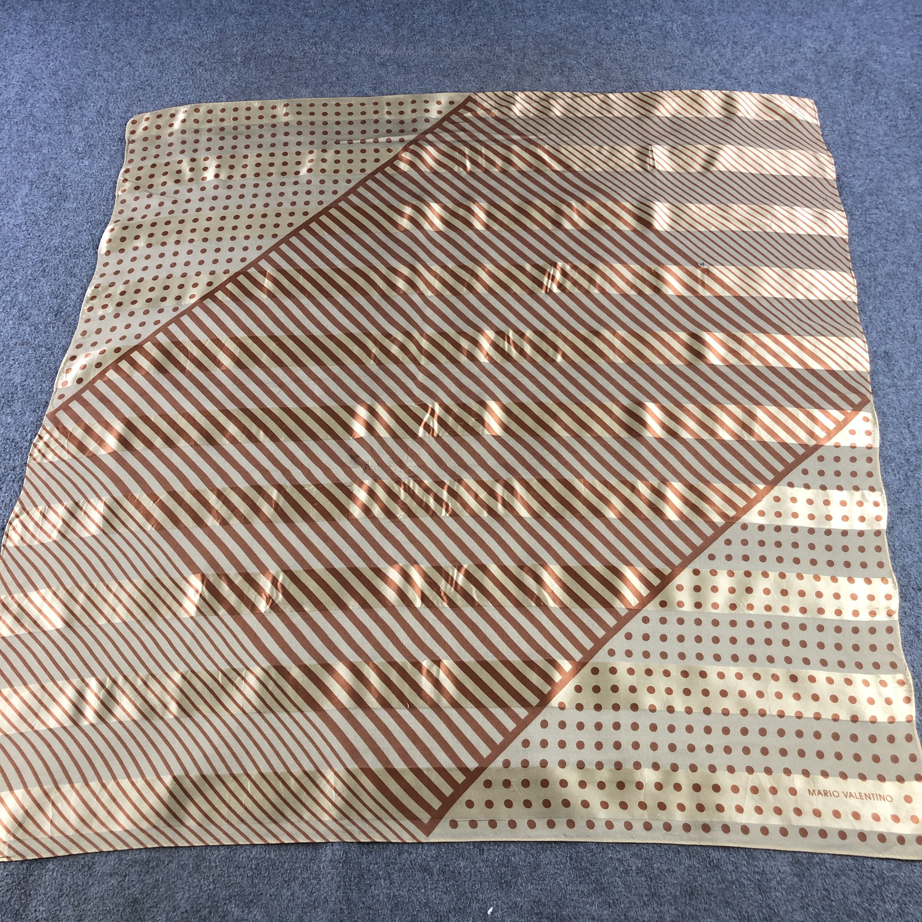 Mario Valentino Vintage Mario Valentino Slit Thread Silk Scarf M1235 Size ONE SIZE - 2 Thumbnail