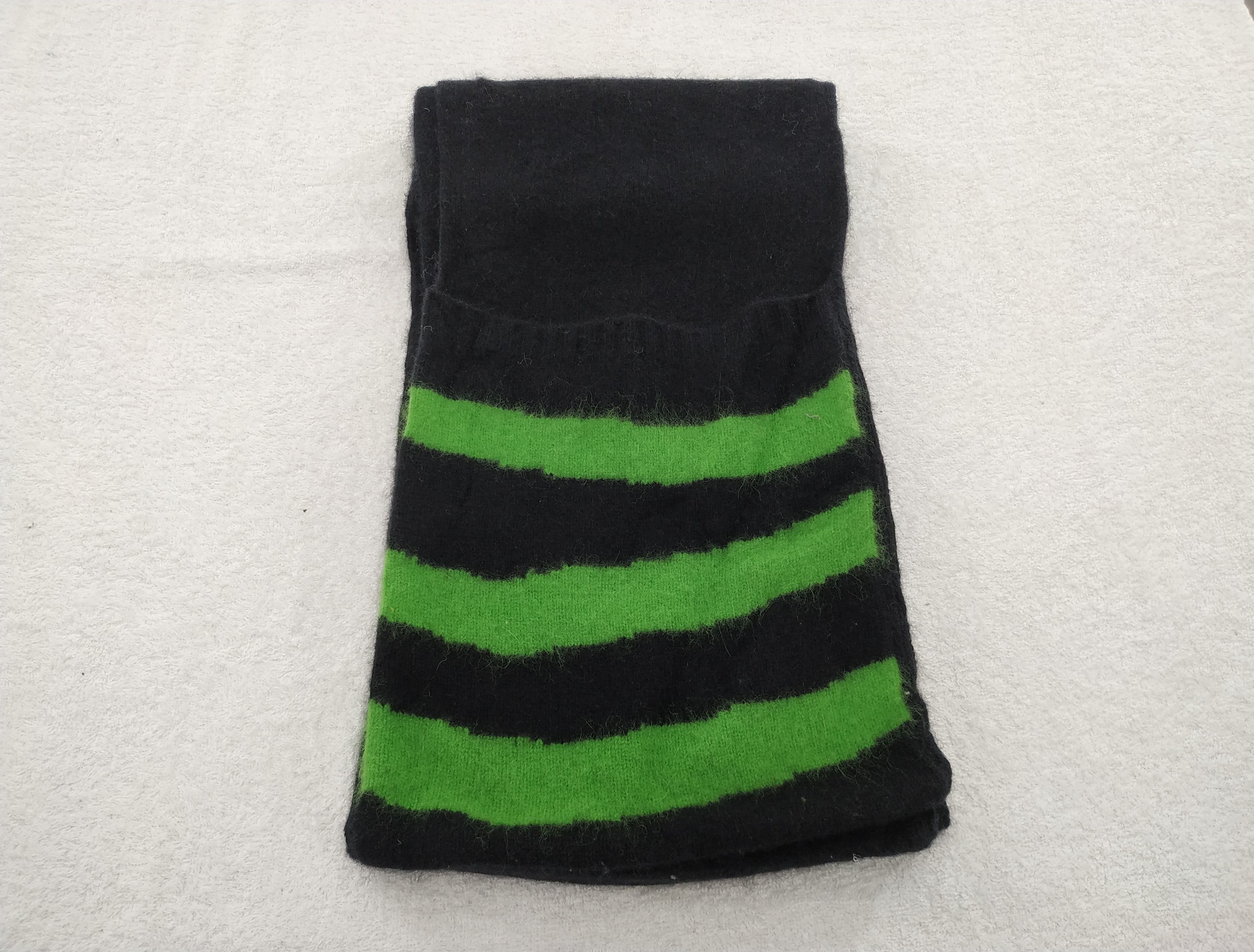 Marc by Marc Jacobs Vintage Marc Jacobs Cashmere Scarf/Muffler/Neckwear MF004 Size ONE SIZE - 1 Thumbnail