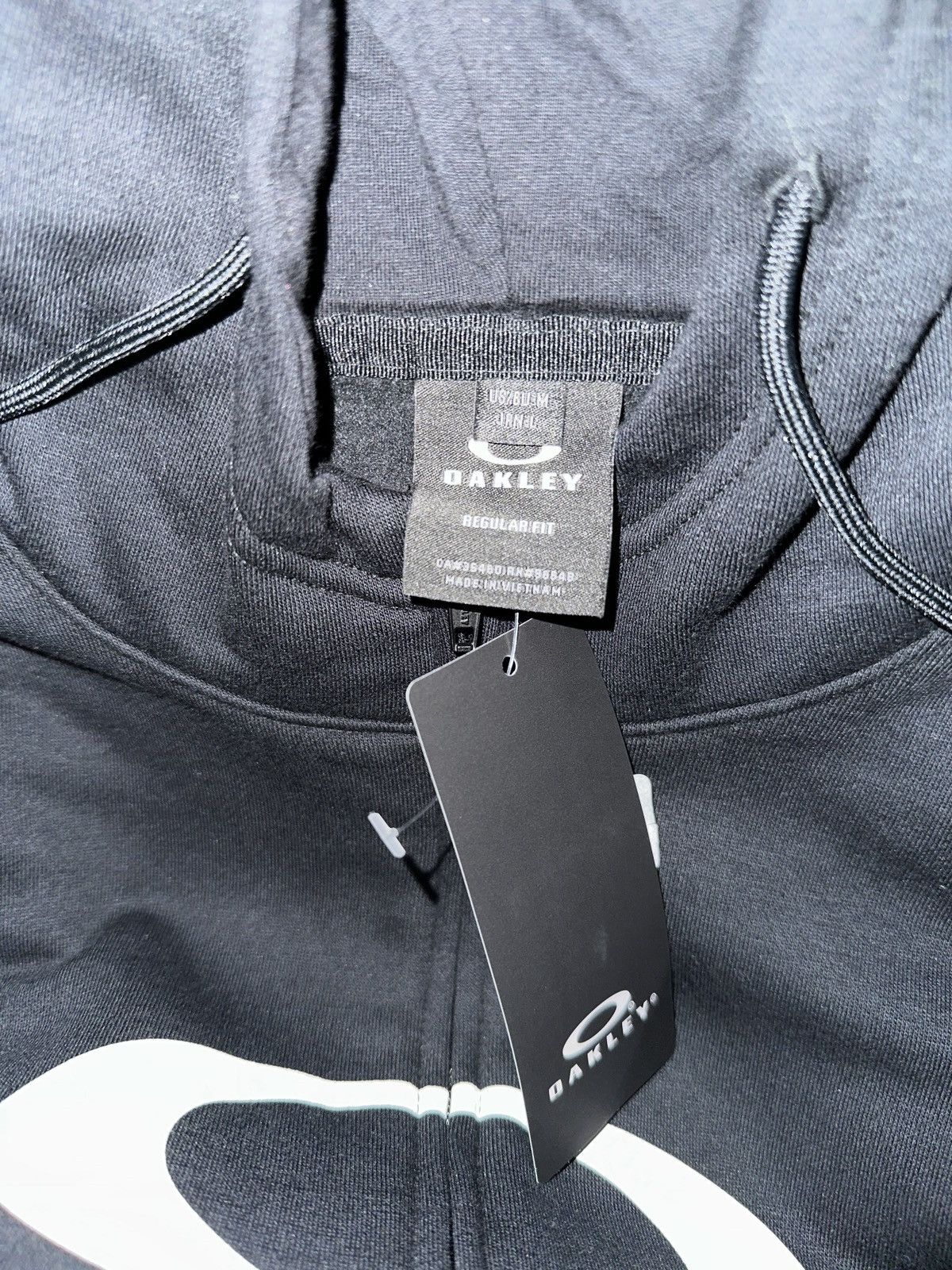 Oakley Oakley full-zip hooded sweatshirt New with tags (Black) Size US M / EU 48-50 / 2 - 5 Thumbnail