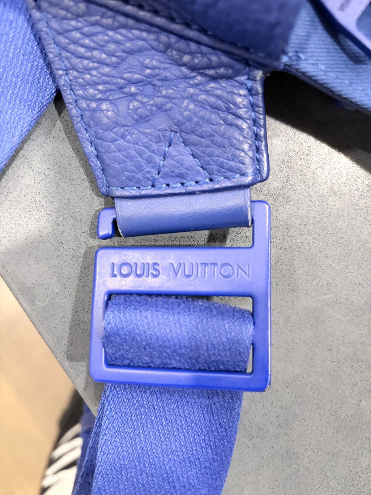 Louis Vuitton Louis Vuitton S Lock Sling Bag Monogram Taurillon Leather Size ONE SIZE - 14 Thumbnail