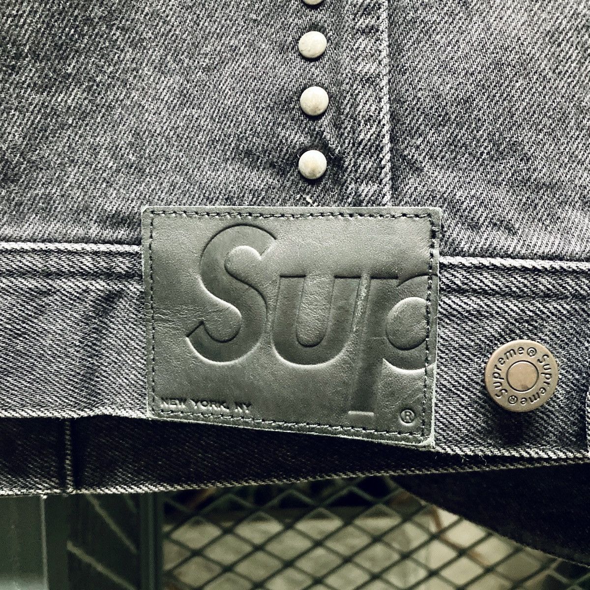 Supreme Supreme 17SS Studded Denim Trucker Jacket Size US M / EU 48-50 / 2 - 10 Thumbnail