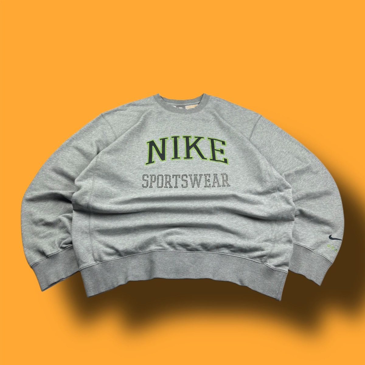 Nike × Vintage NIKE VINTAGE CENTER LOGO OVERSIZE BOXY SWEATSHIRT Size US XL / EU 56 / 4 - 1 Thumbnail