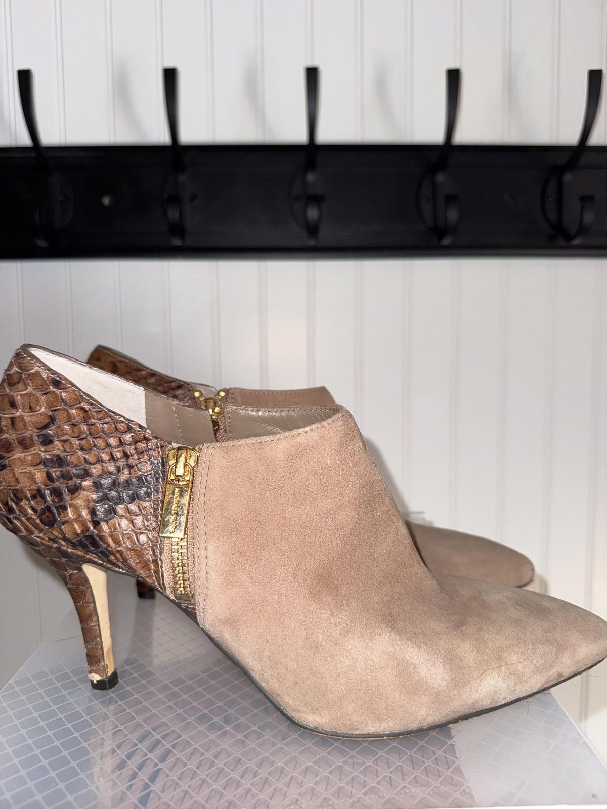 Michael Kors Michael Kors Pointed Toe High Heels with Snake Print Size US 9.5 / IT 39.5 - 1 Thumbnail
