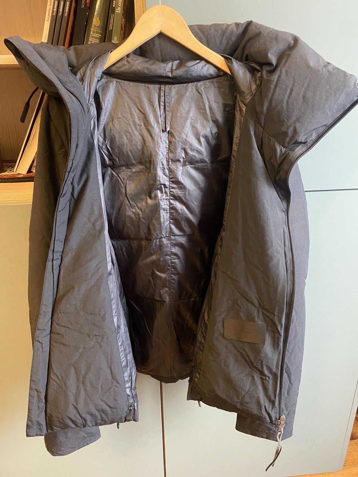 The Viridi-anne Iconic TVA hooded down jacket JP4 Size US L / EU 52-54 / 3 - 9 Thumbnail