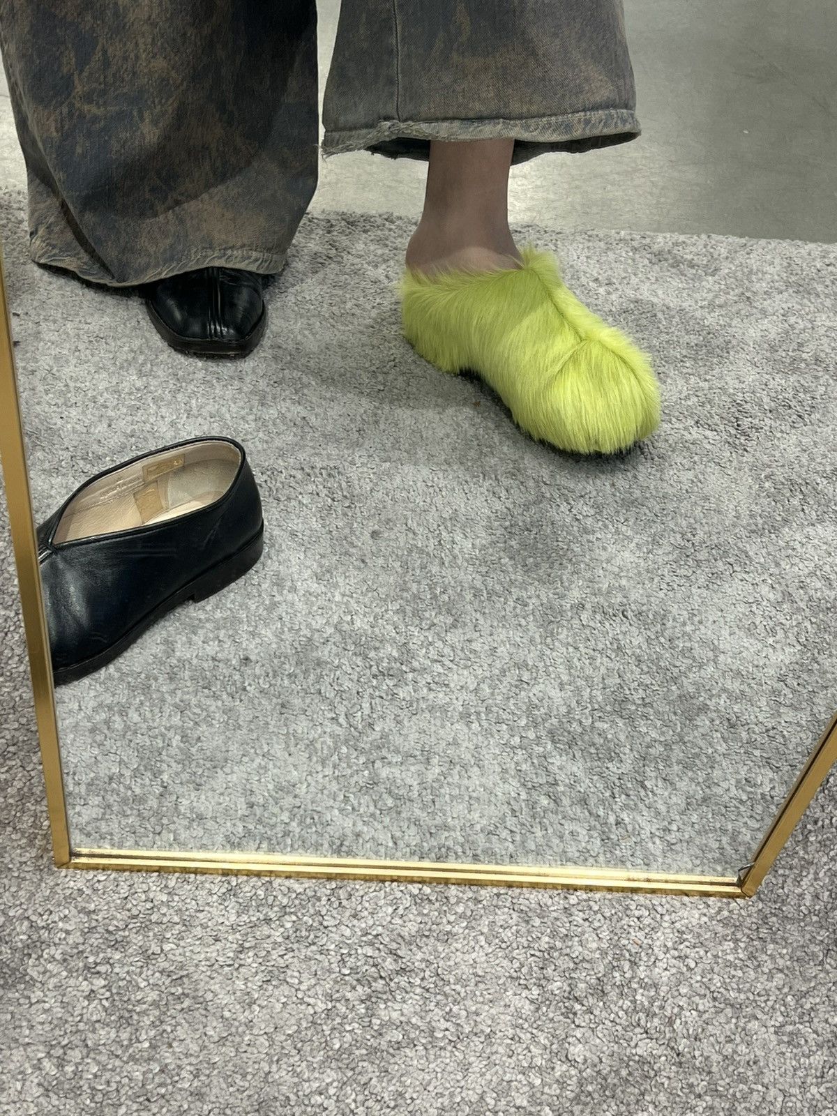 Acne Studios ACNE STUDIOS Green Studded Clogs In Neon Green Size US 6 / IT 36 - 8 Thumbnail