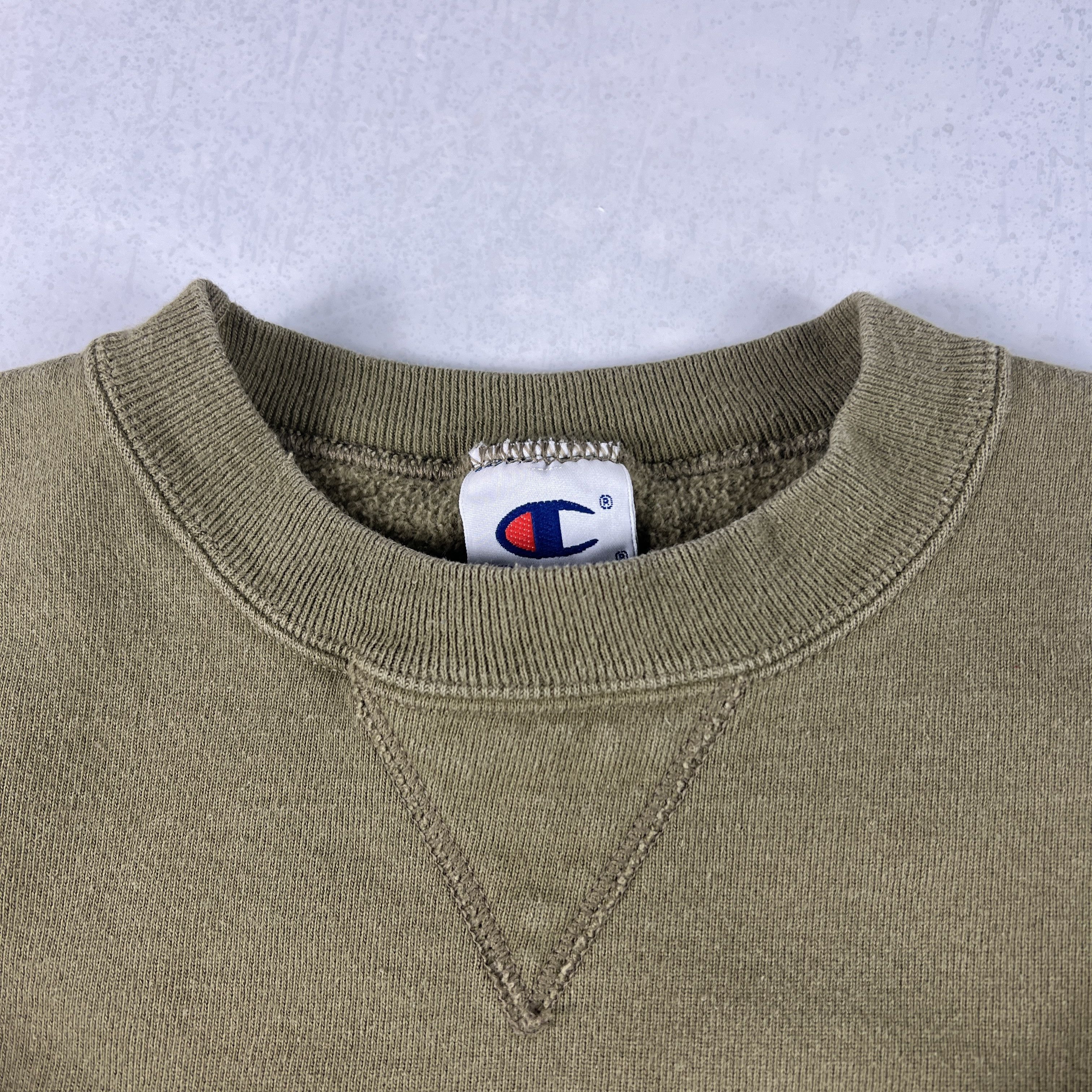 Champion Y2K Champion Sweatshirt Faded Embroidered Logo Crewneck Size US M / EU 48-50 / 2 - 5 Thumbnail
