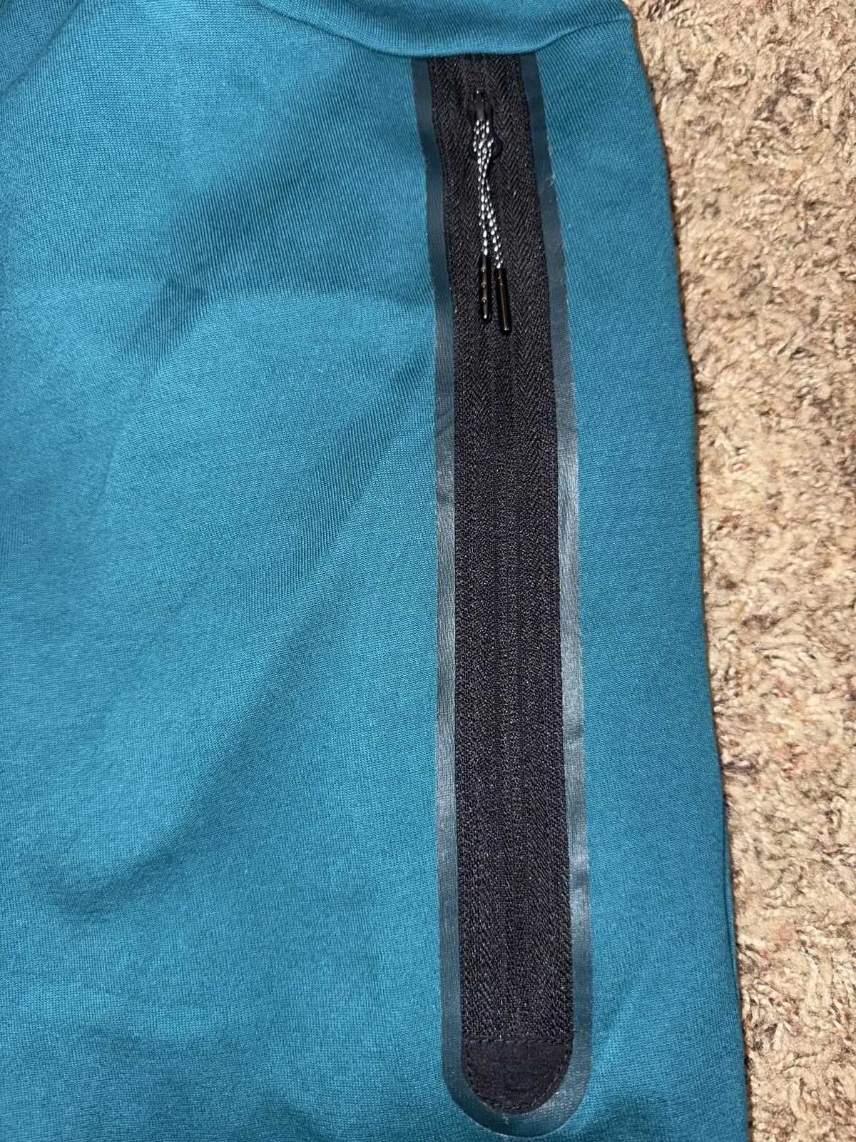 Nike UNRELEASED Nike Men’s Portugal Tech Fleece CristianoRonaldo CR7 Shorts Sample Size US 40 / EU 56 - 9 Thumbnail