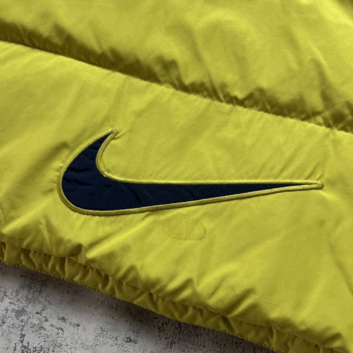 Nike 90s NIKE BIG SWOOSH VINTAGE Y2K OVERSIZED PUFFER DOWN JACKET Size US XL / EU 56 / 4 - 13 Thumbnail