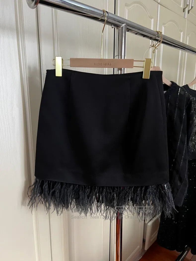 Brunello Cucinelli Brunello Cucinelli Feather Sequin Skirt Size 25" / US 0 / IT 36 - 2 Thumbnail