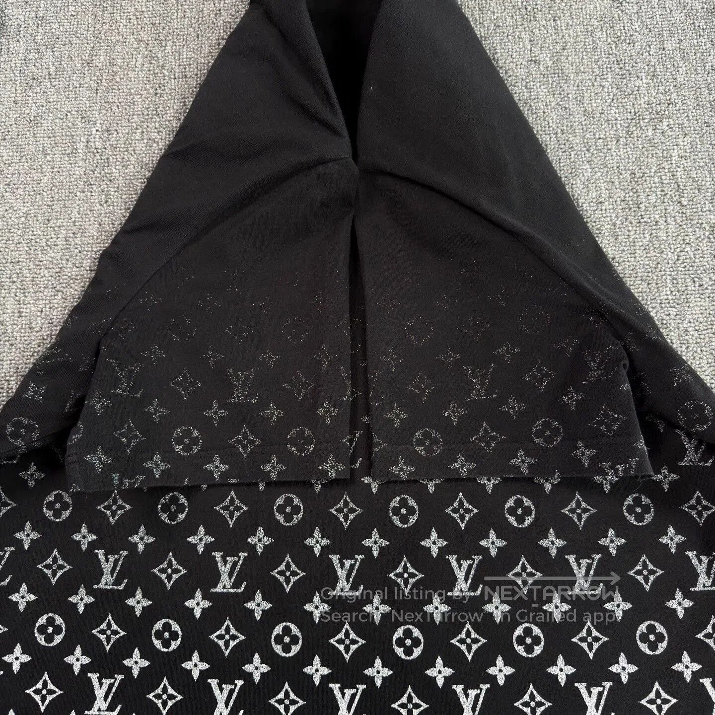 Louis Vuitton Black Gradient Logo Print Short Sleeve T-Shirt. Size US XL / EU 56 / 4 - 7 Thumbnail