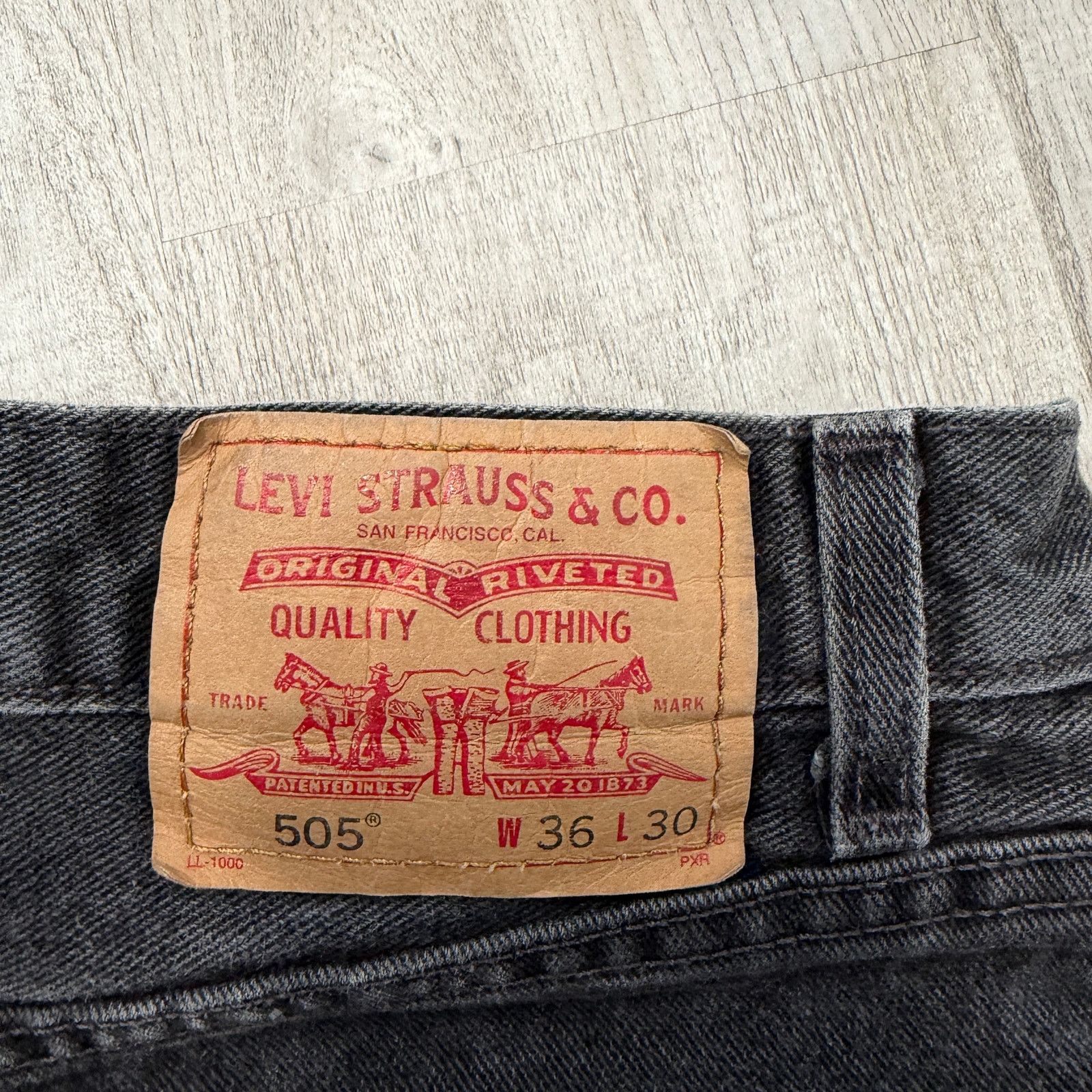 Levi's Vintage Levis Jeans Men's 36x30 Black Regular Straight y2k Size US 36 / EU 52 - 7 Thumbnail
