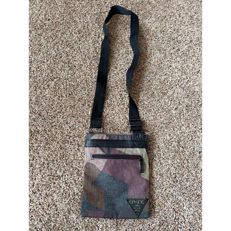 Dakine Dakine Jive Crossbody Handbag Camo Geometric 8220095 Size ONE SIZE - 1 Thumbnail