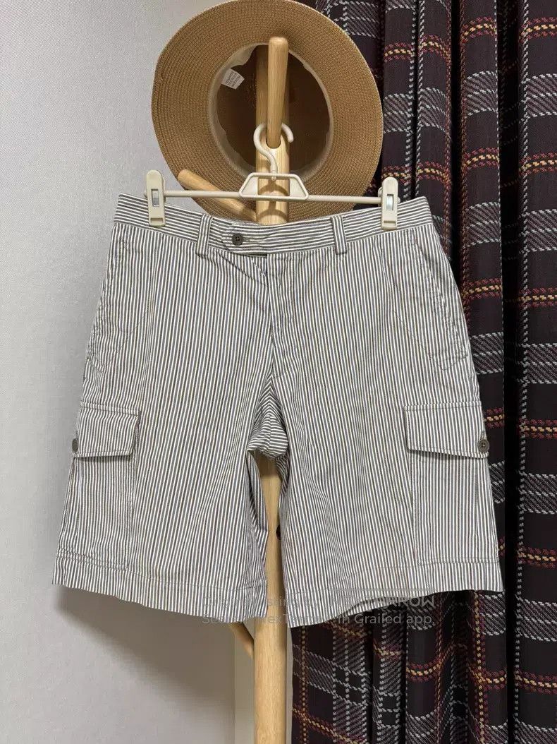 Hermes Hermes Shorts, Unique design with two back pockets and two Size US 26 / EU 42 - 1 Thumbnail