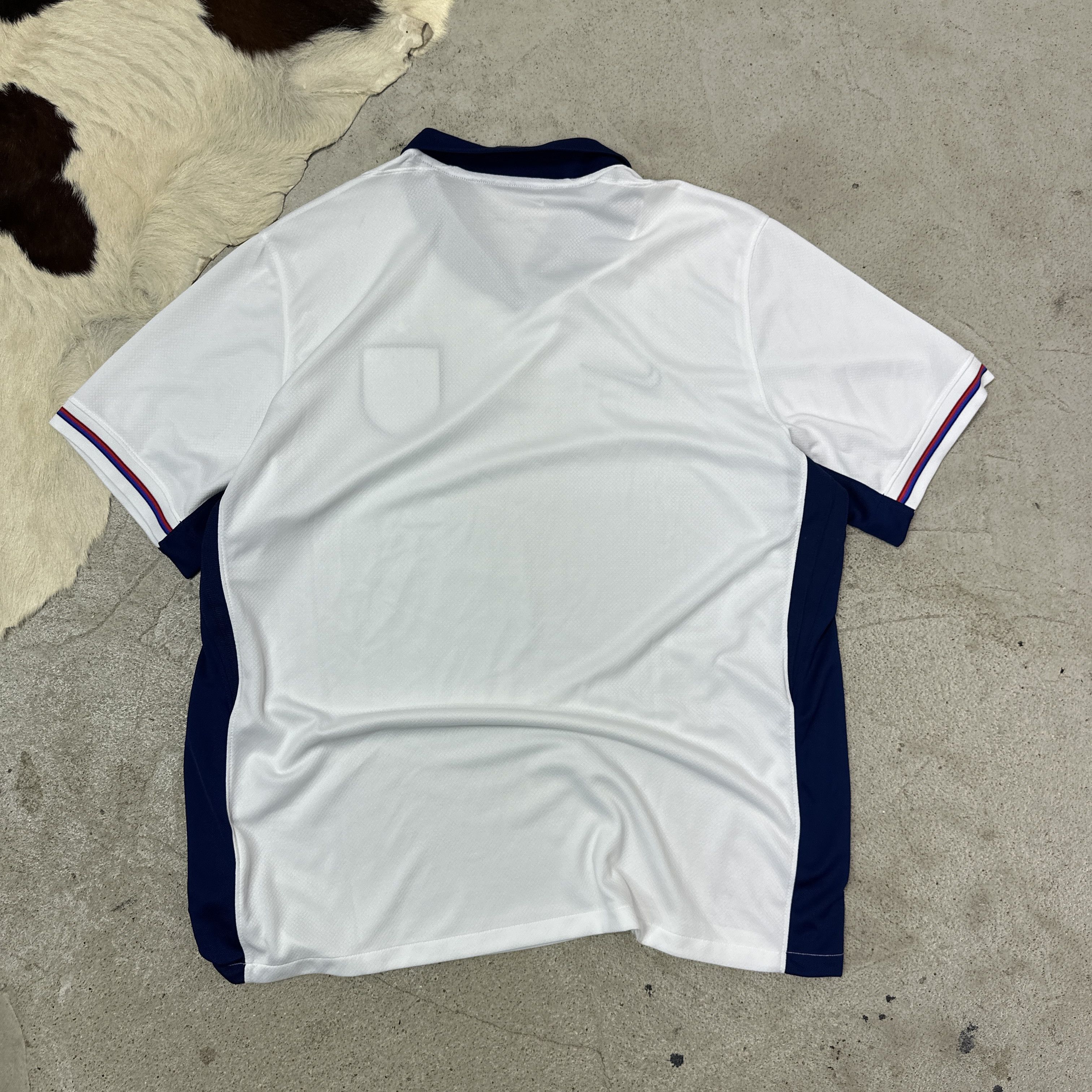 Nike Vintage Sporty Streetwear Athleisure Nike England Jersey Y2K Size US XL / EU 56 / 4 - 5 Thumbnail