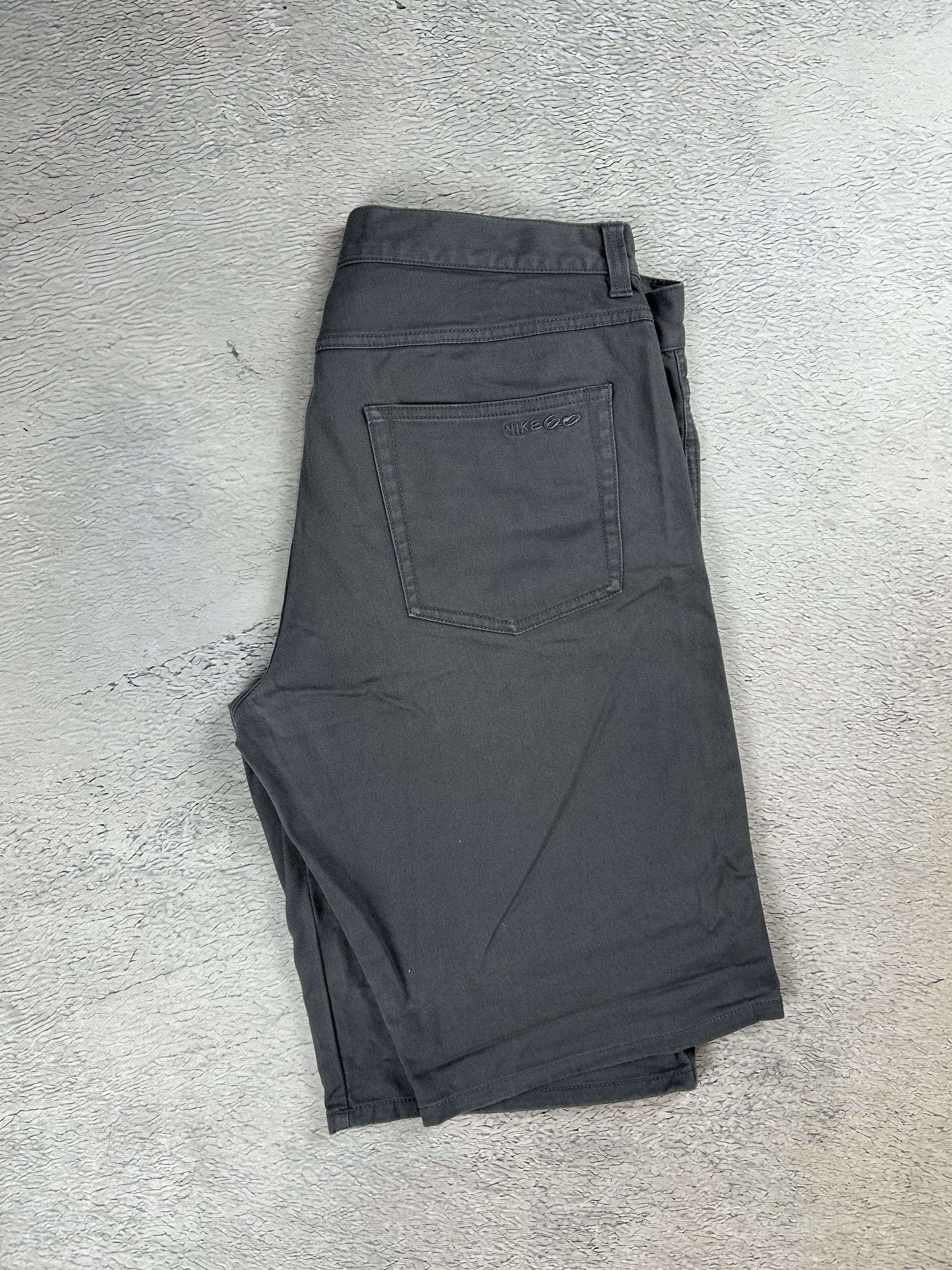 JNCO Nike 6.0 Shorts Skatebording Gray Streetwear Baggy Sk8 Size US 34 / EU 50 - 3 Thumbnail