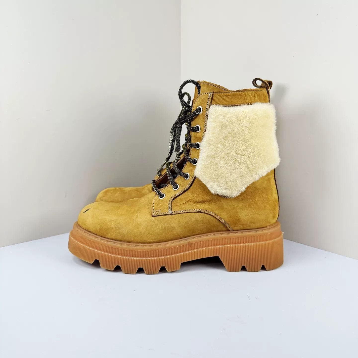 Other Voile Blanche Lamb Wool Martin Boots Size US 7 / IT 37 - 1 Thumbnail