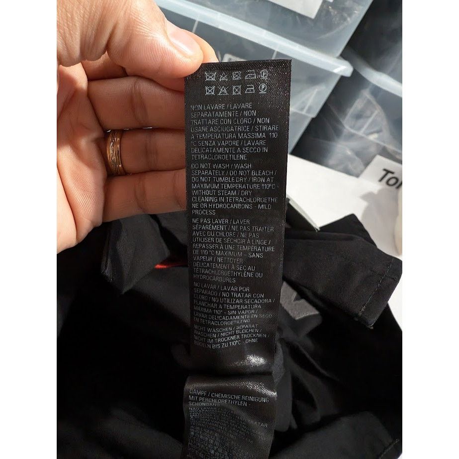 Balenciaga o1rshd1 Top League Shirt in Black Size US S / EU 44-46 / 1 - 17 Thumbnail