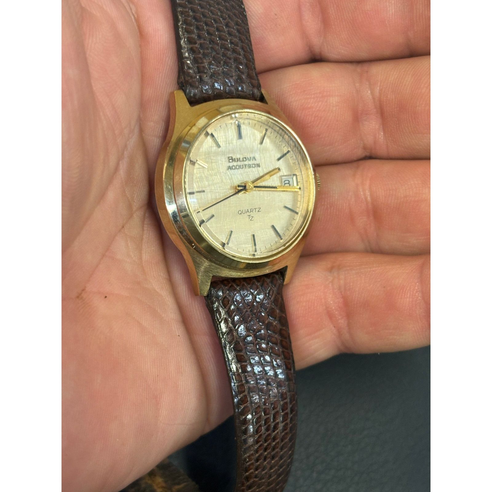 Bulova Vintage Bulova N8 Gold Tone Mens Watch! New Battery! Size ONE SIZE - 4 Thumbnail