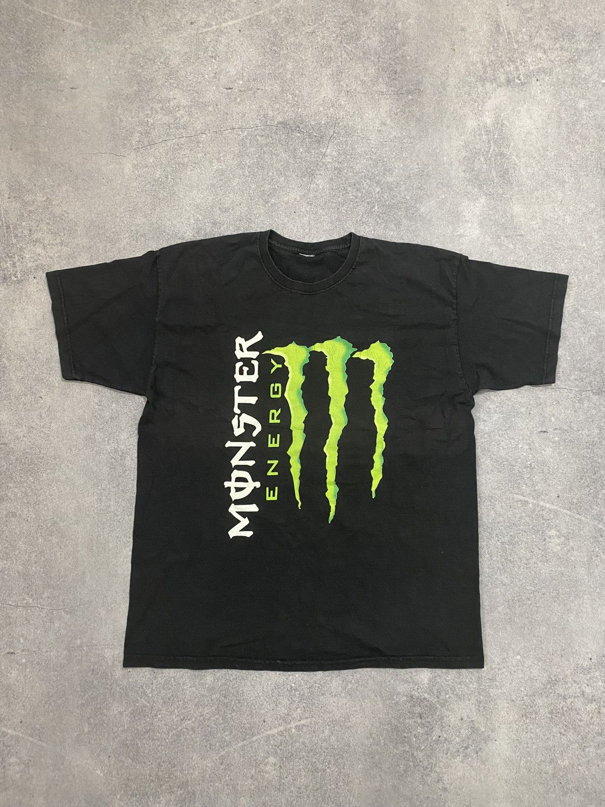 Vintage Vintage Monster Energy Big Logo T Shirt Size US L / EU 52-54 / 3 - 1 Thumbnail