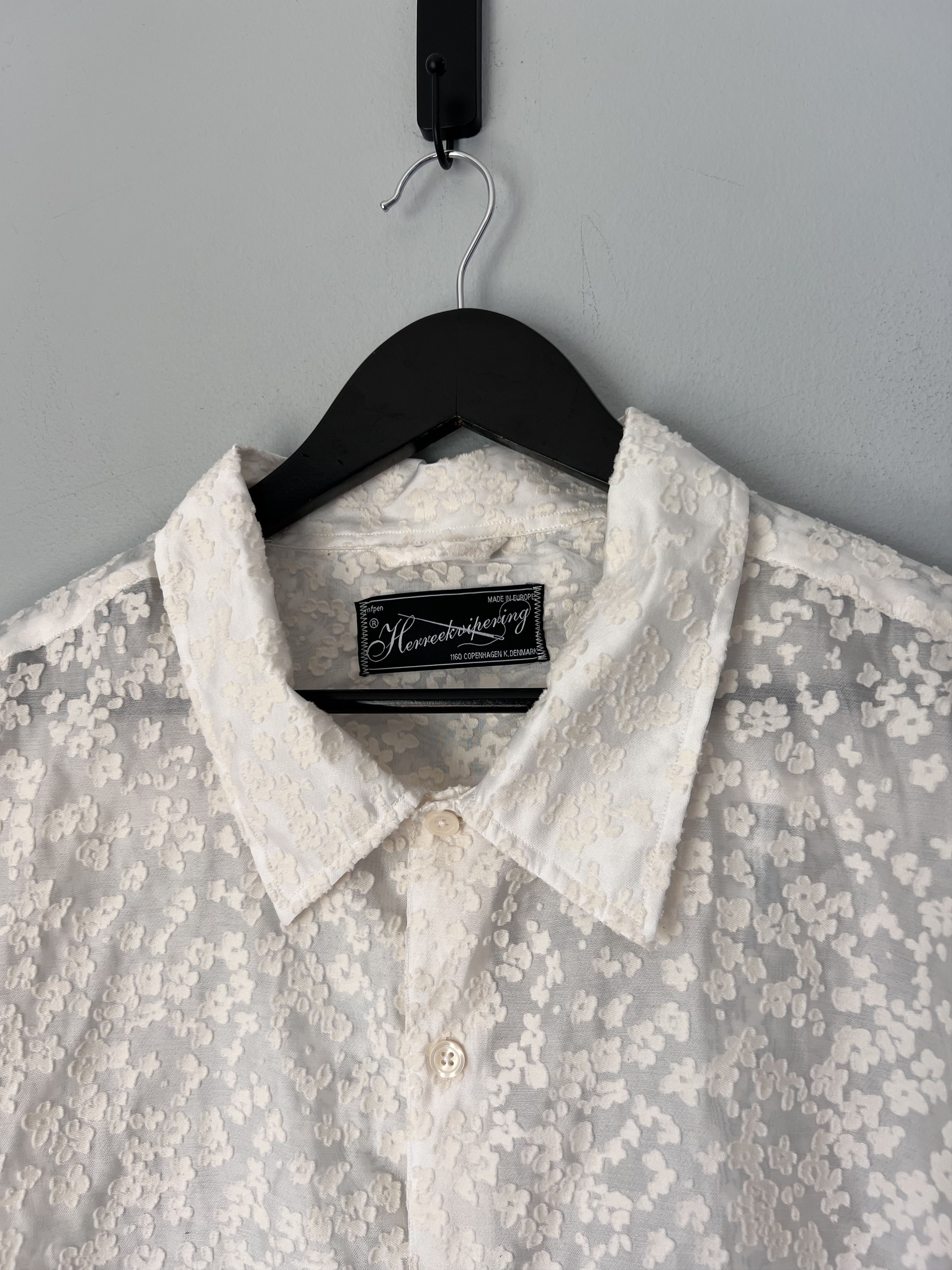 Mfpen mfpen Sheer Floral Holiday Button Up Shirt in White Size US XL / EU 56 / 4 - 2 Thumbnail