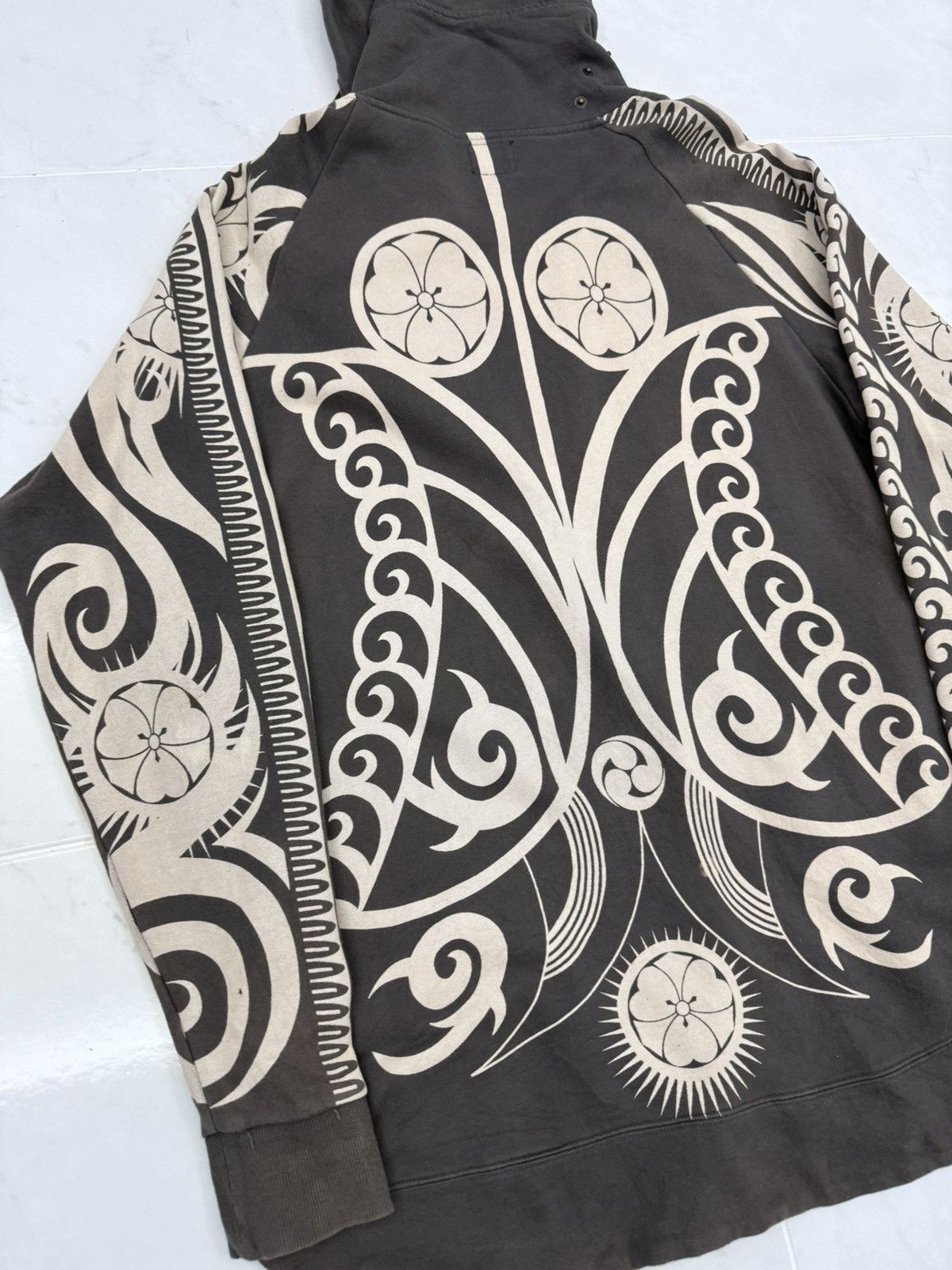Japanese Brand Vtg Japanese Oriental Fullprint Asymmetrical Ninja Hoodie Size US L / EU 52-54 / 3 - 11 Thumbnail