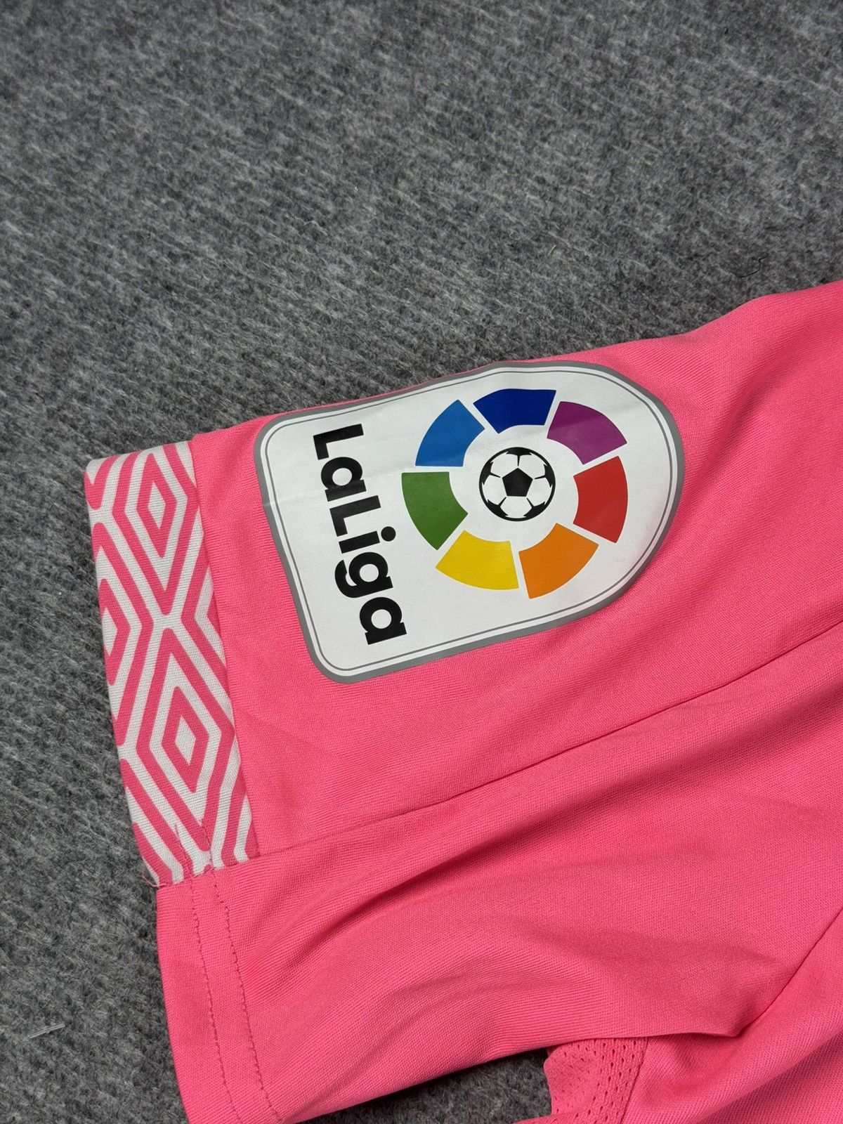 Umbro Umbro pink soccer jersey RCD Mallorca LaLiga Size US L / EU 52-54 / 3 - 5 Thumbnail