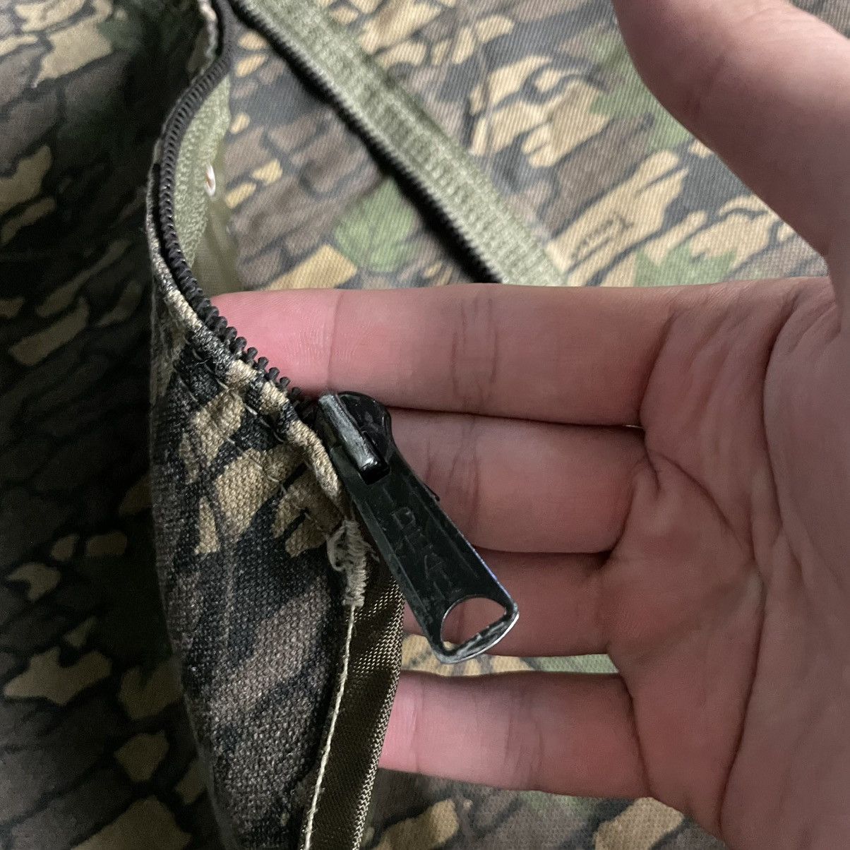 Carhartt Carhartt Vintage 90s USA Real Tree Camo Hunter Ves Size US L / EU 52-54 / 3 - 11 Thumbnail