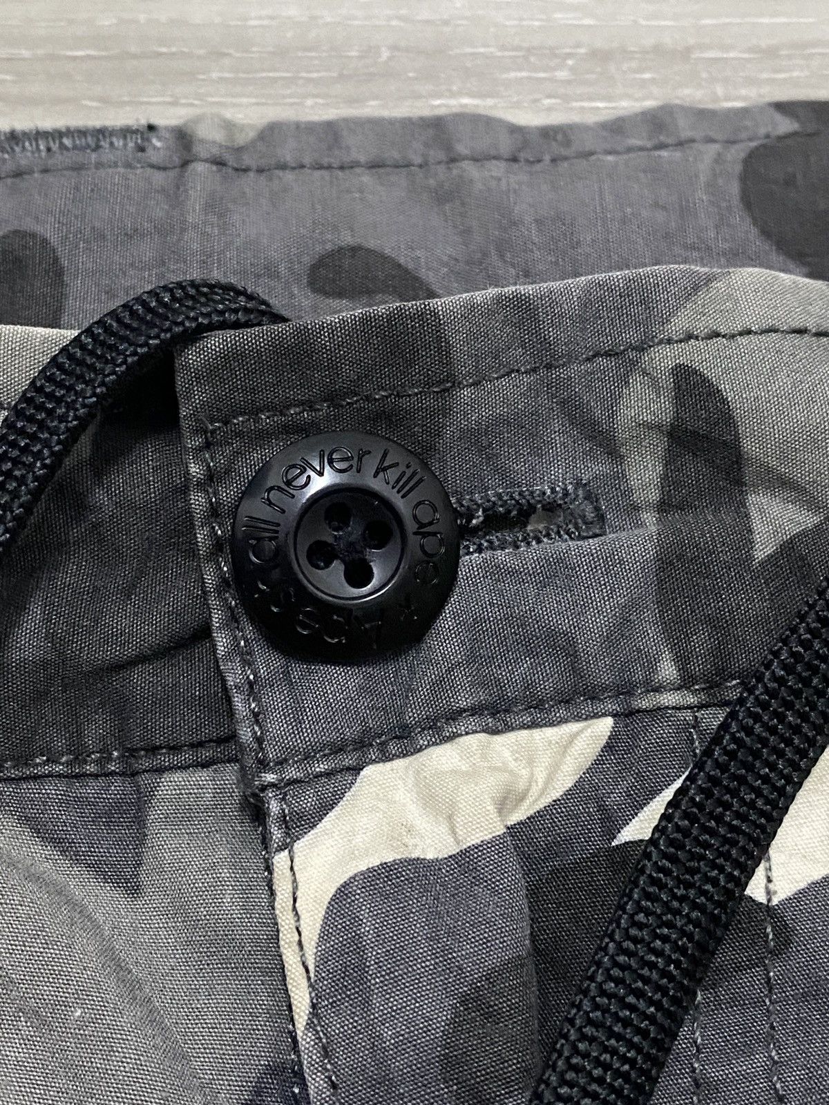 Bape GLOW IN THE DARK - RARE BAPE CARGO SHORTS Size US 33 - 9 Thumbnail