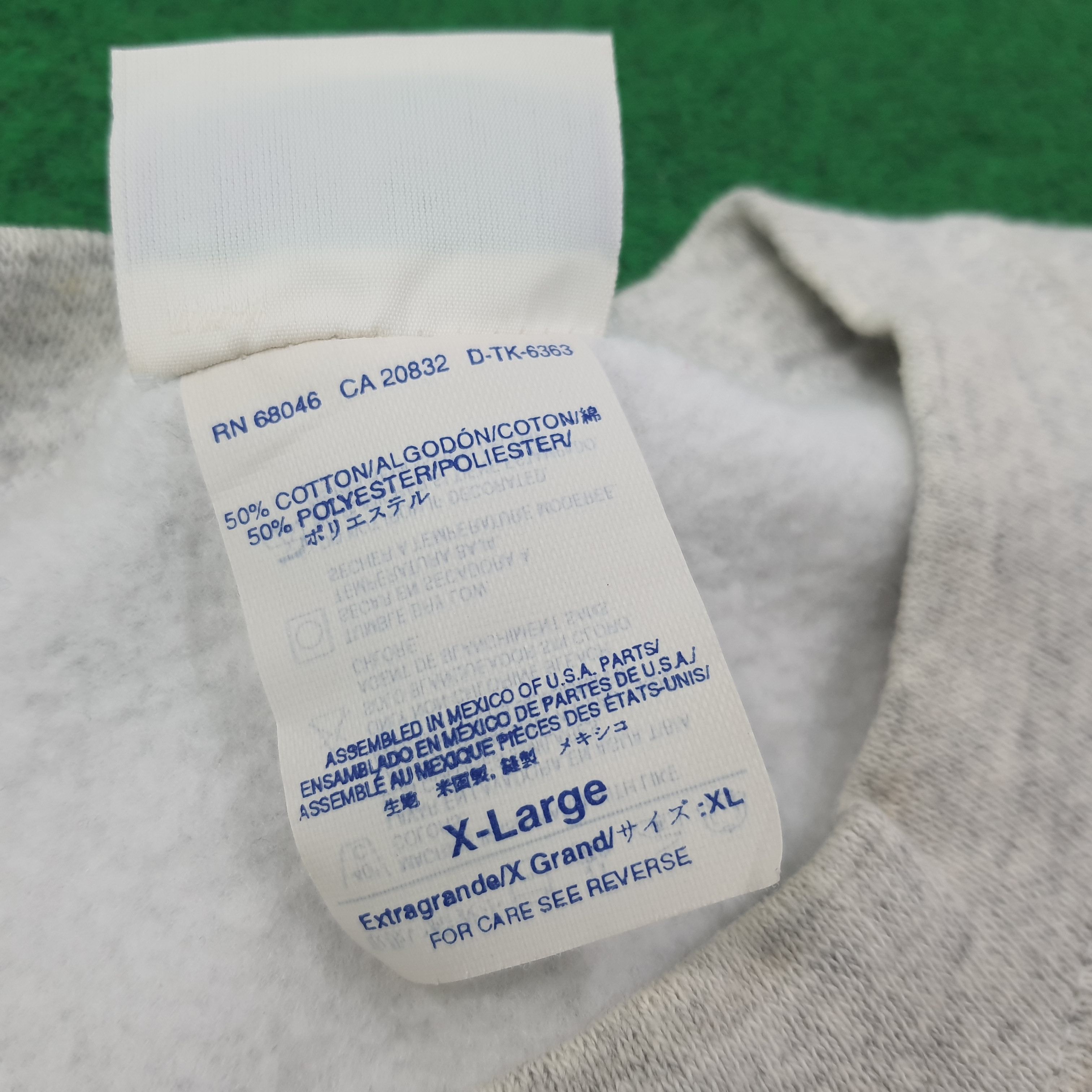 Vintage Vintage Discus Blackhawk Football Team Sweatshirt C266N15 Size US L / EU 52-54 / 3 - 6 Thumbnail