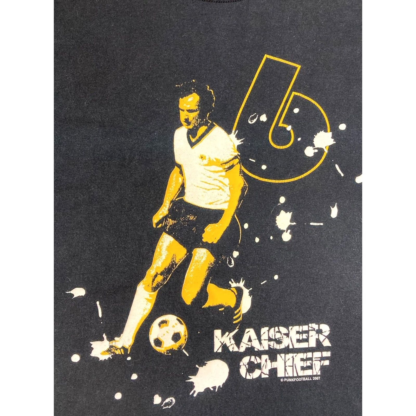 Vintage VINTAGE Punk Football Kaiser Chief 2007 Graphic T-shirt Men Large Black Soccer Size US L / EU 52-54 / 3 - 2 Thumbnail