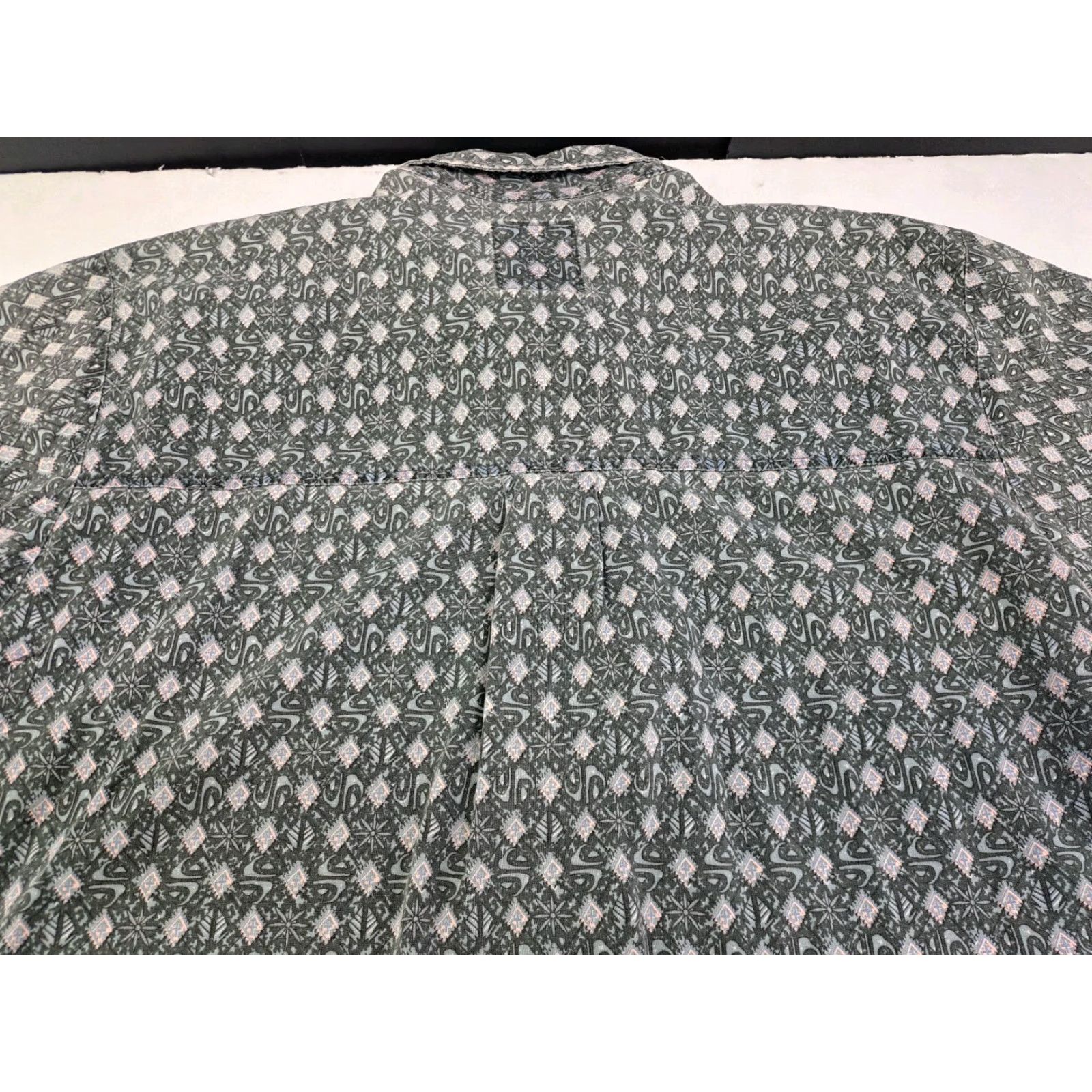 Quiksilver Quicksilver Shirt Mens Short Sleeve Button-Up Grey Print Large L Collared Pocket Beach Vintage: No Size US L / EU 52-54 / 3 - 7 Thumbnail
