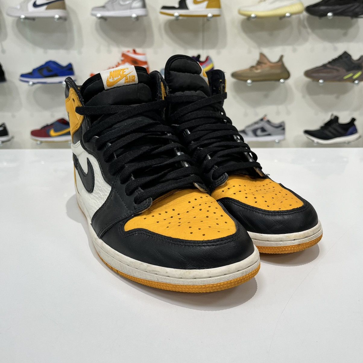 Nike Air Jordan 1 Retro High OG Taxi Size US 11 / EU 44 - 8 Thumbnail