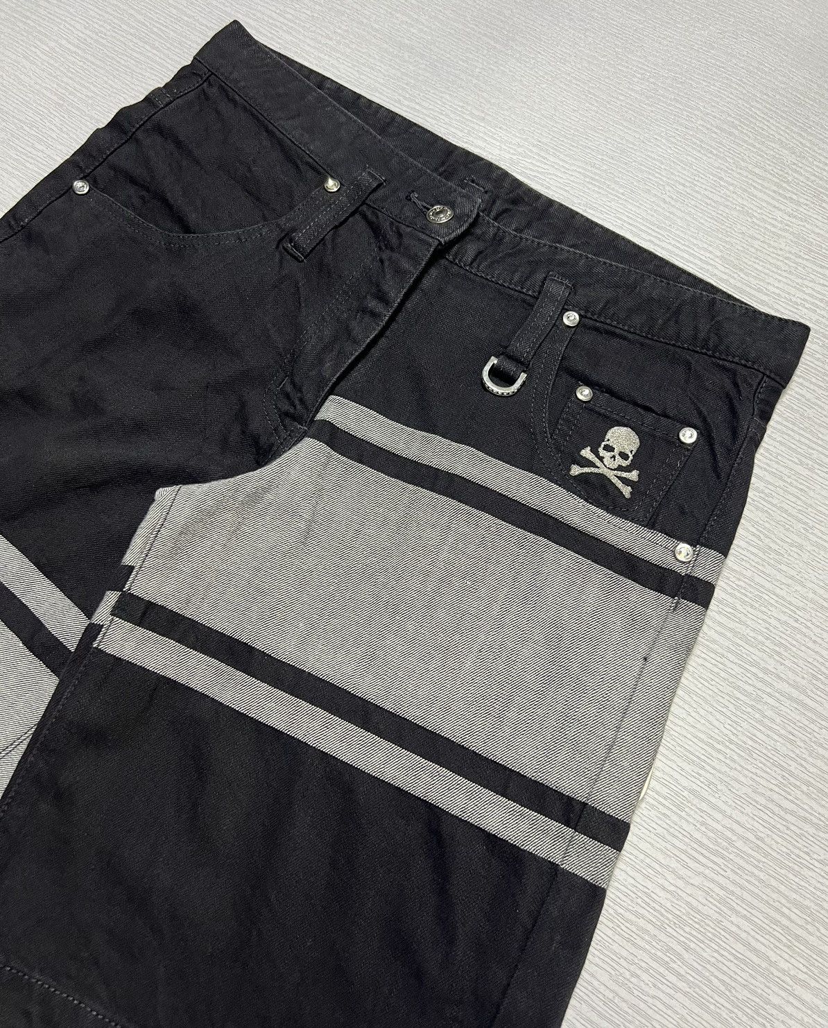 Mastermind Japan Mastermind Japan - Skull Logo Denim Shorts Size US 30 / EU 46 - 3 Thumbnail