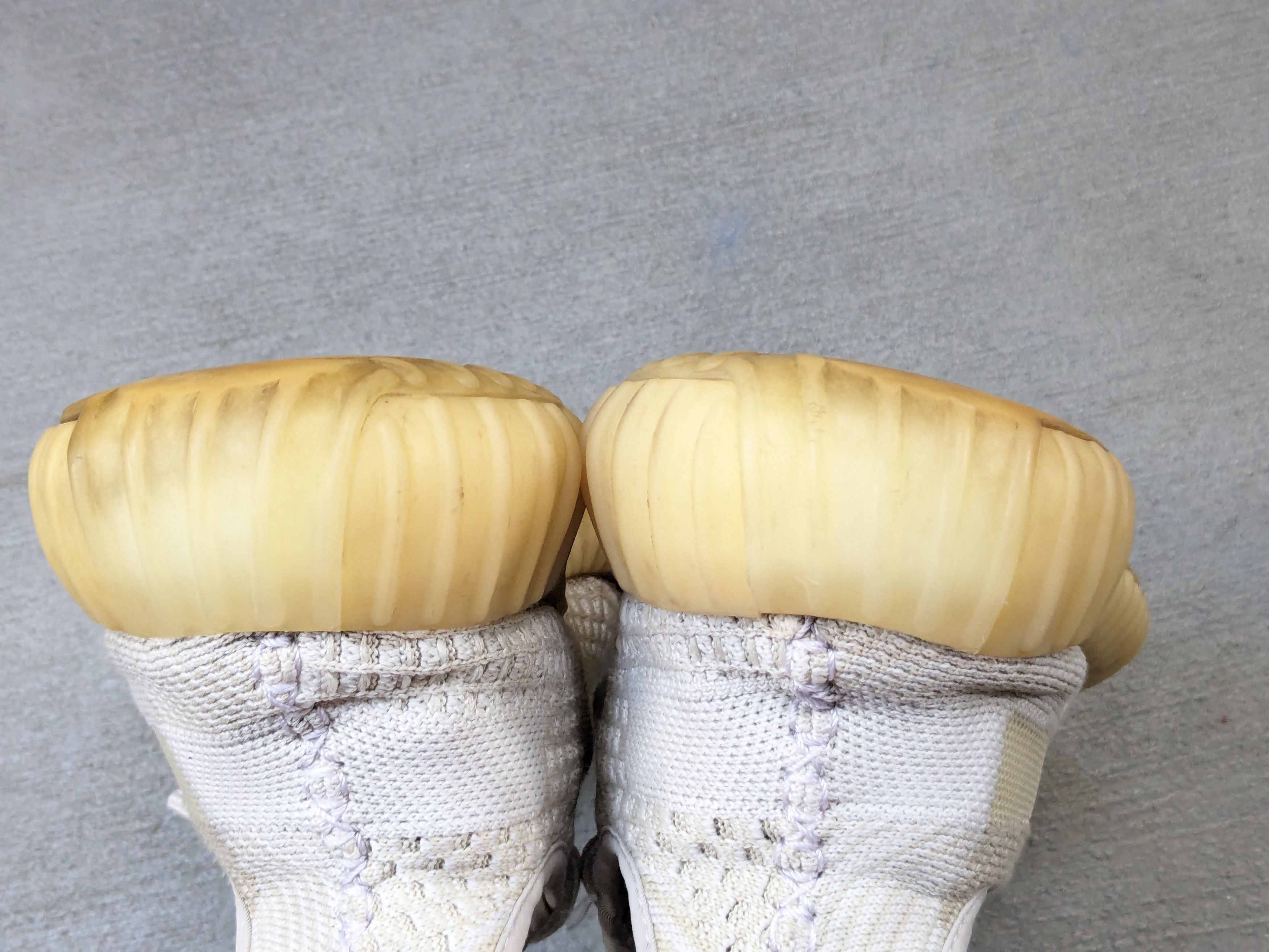 Adidas × Kanye West adidas Yeezy Boost 350 V2 Natural 9.5 FZ5246 Gray Kanye West Size US 9.5 / EU 42-43 - 12 Thumbnail