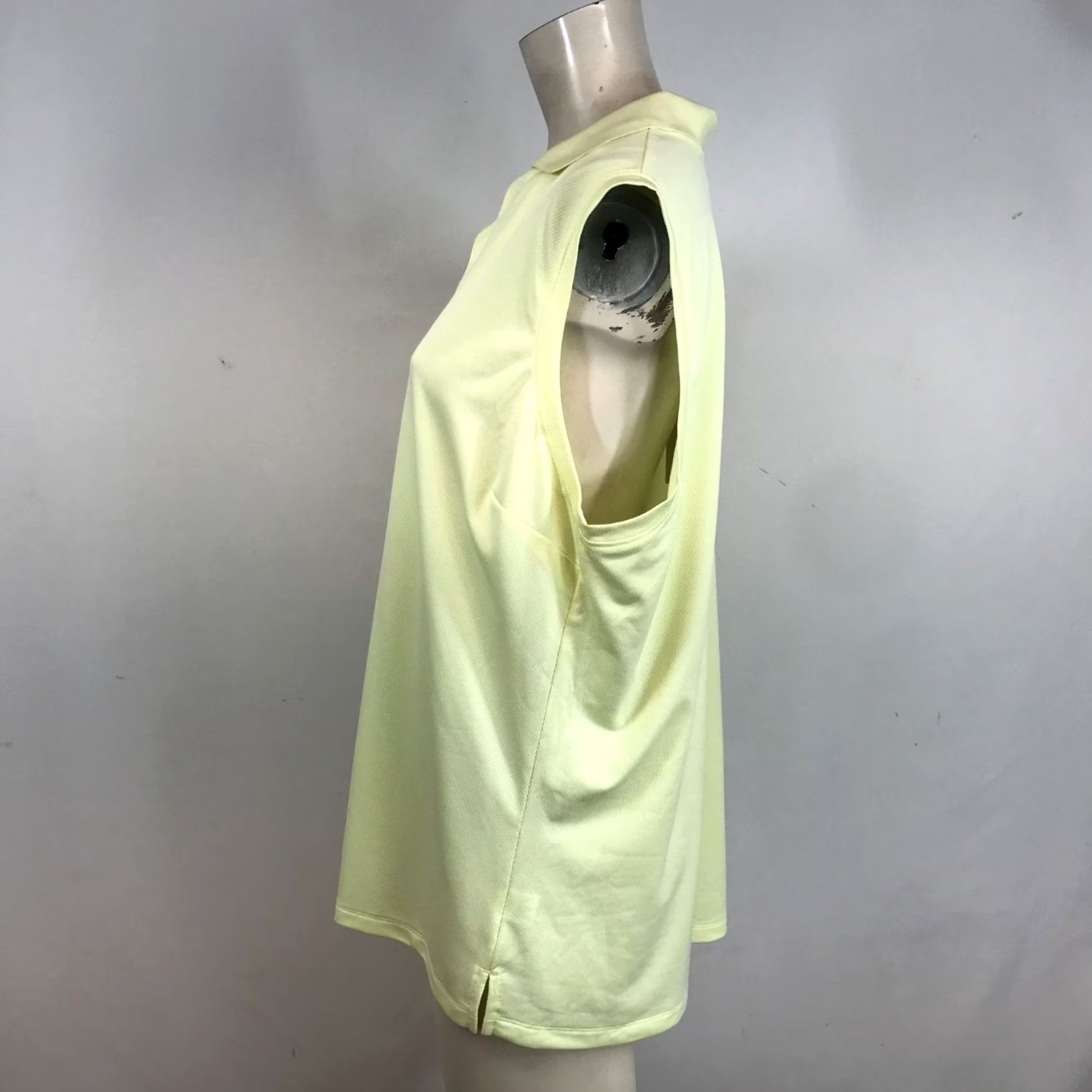 Vintage WALTER HAGEN Womens XXL Yellow Sleeveless V-Neck Tank Polyester Golf Top Size XXL / US 16-18 / IT 52-54 - 6 Thumbnail