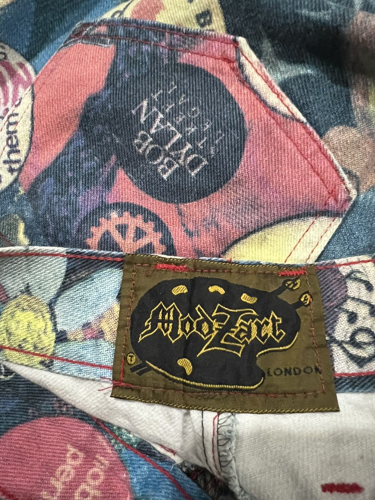 POP MAGAZINE × Vintage Vintage 1980s MODZART London Overprinted Flare Hem Jeans Size US 26 / EU 42 - 11 Thumbnail