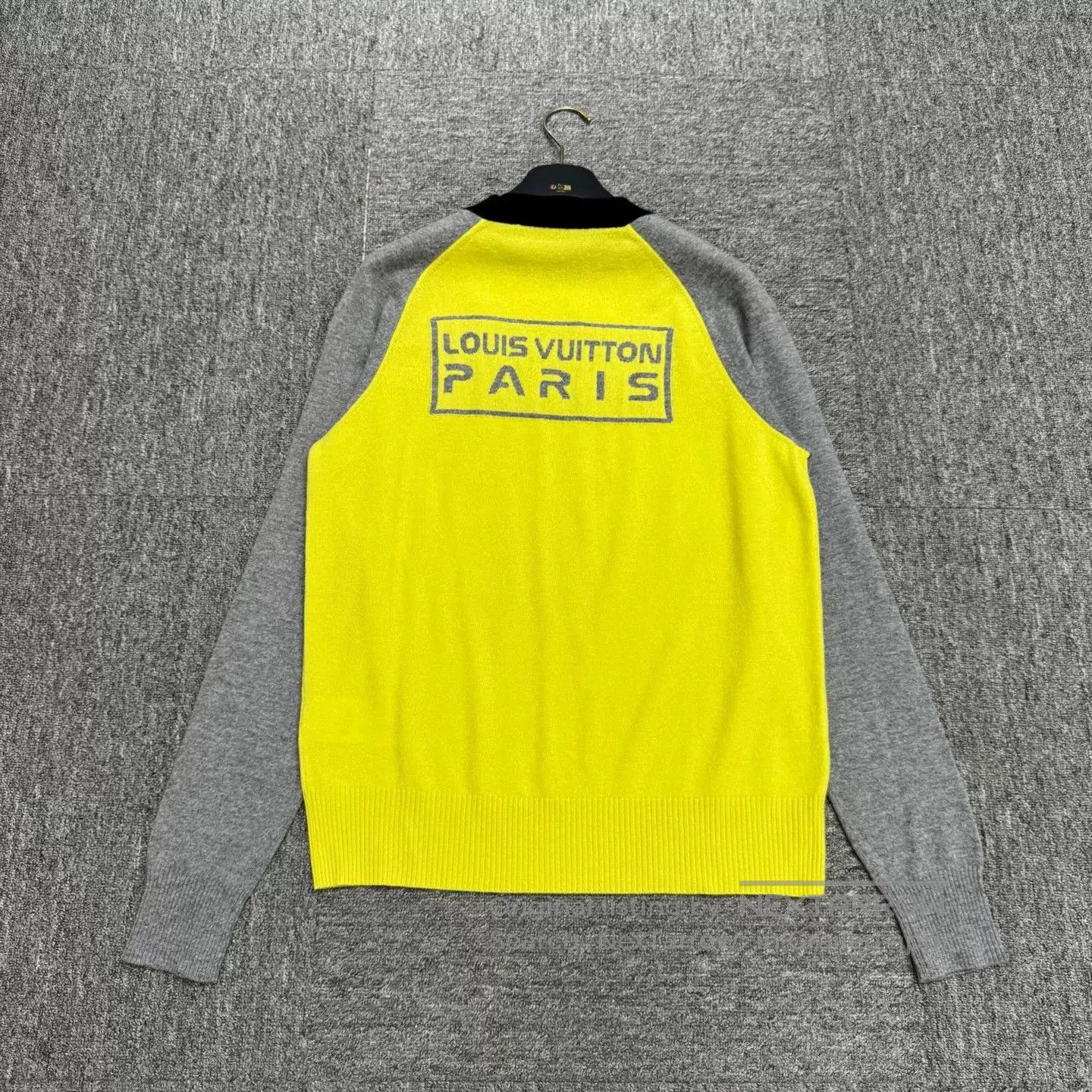 Louis Vuitton Louis Vuitton Two-Tone Wool Sweater. Size US M / EU 48-50 / 2 - 5 Thumbnail