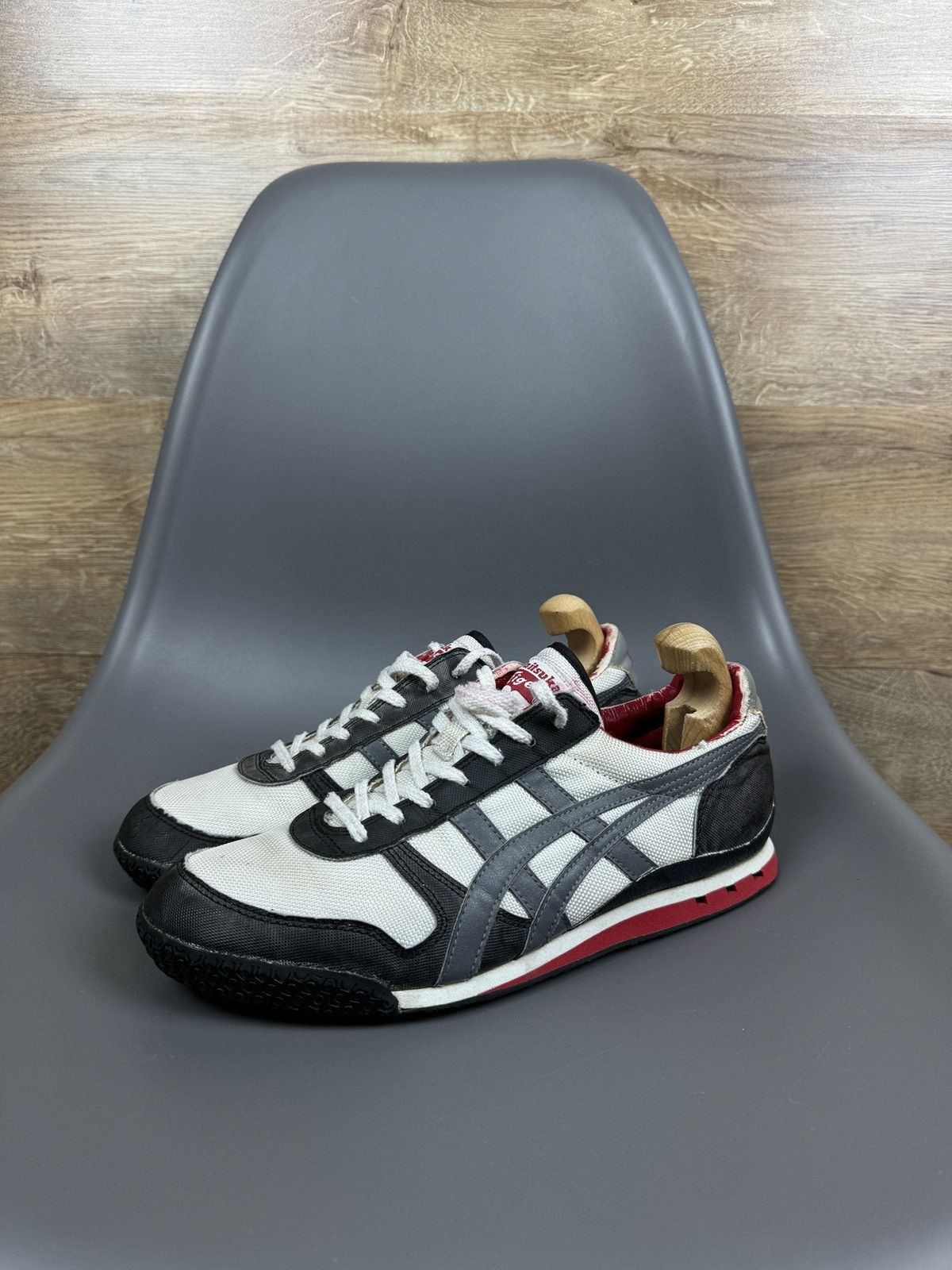 Asics × Vintage Mens Vintage ASICS onitsuka tiger low top sneakers rare y2k Size US 9 / EU 42 - 1 Thumbnail