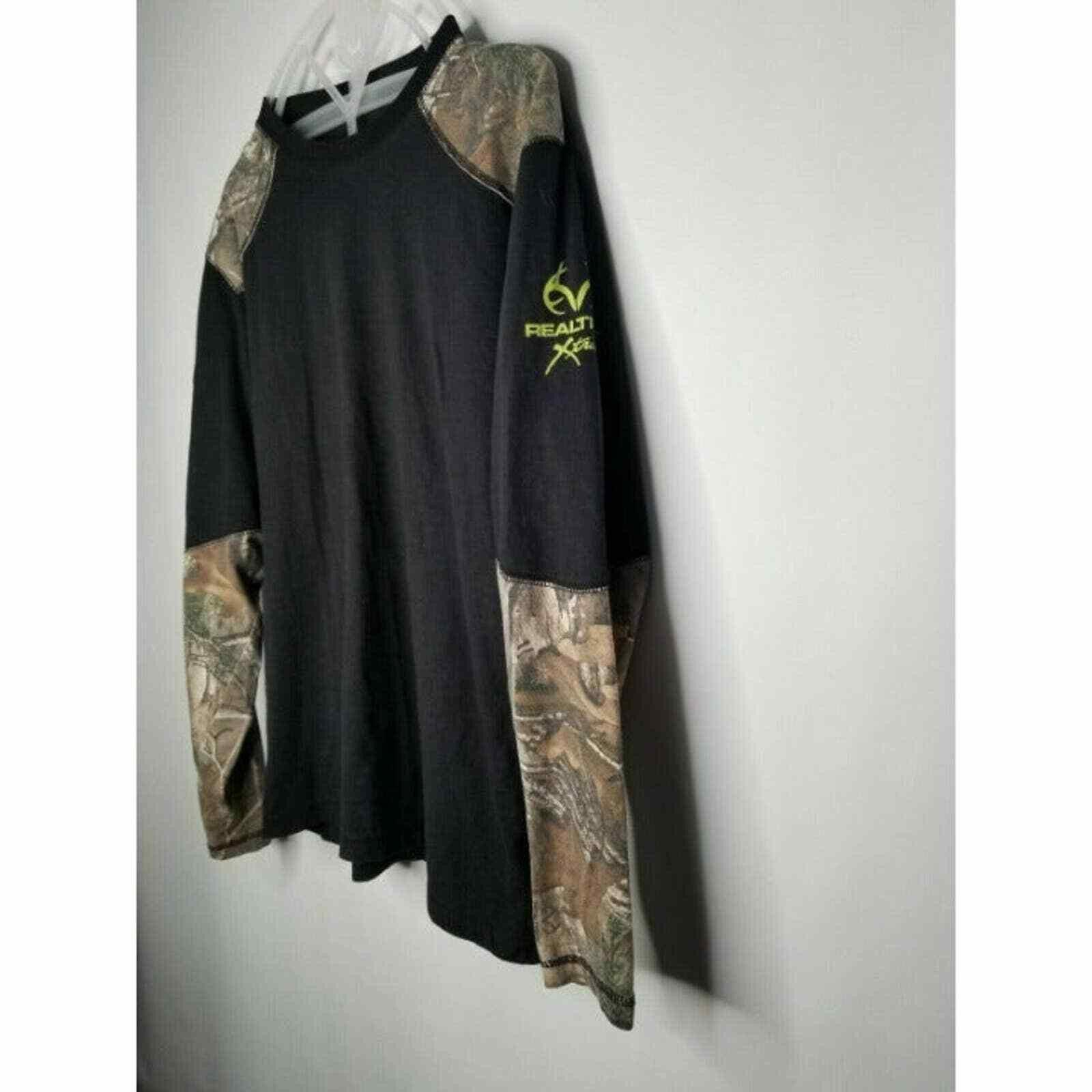 Realtree Realtree by Buckhorn River Black With Camo Sleeves T Shirt Size US M / EU 48-50 / 2 - 6 Thumbnail