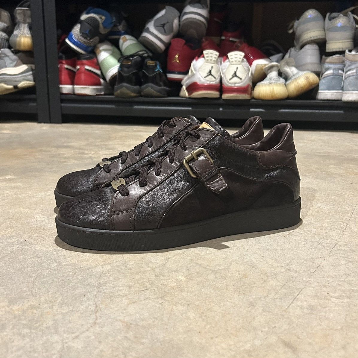 Pre-owned Louis Vuitton 2000s Buckle Chocolate Leather Sneakers Us 9