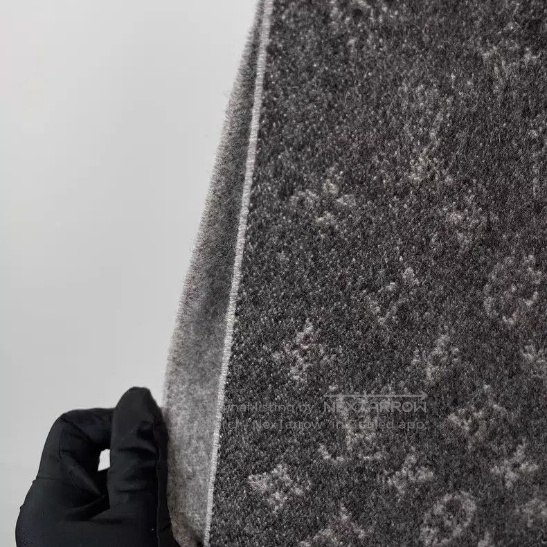 Louis Vuitton Louis Vuitton Black and Grey Gradient Full Printed Cashmer Size ONE SIZE - 5 Thumbnail