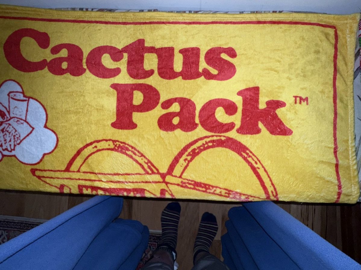 Cactus Plant Flea Market × Travis Scott Travis Scott x Cactus Plant x McDonalds 6’-long BLANKET! NEW Size ONE SIZE - 7 Thumbnail