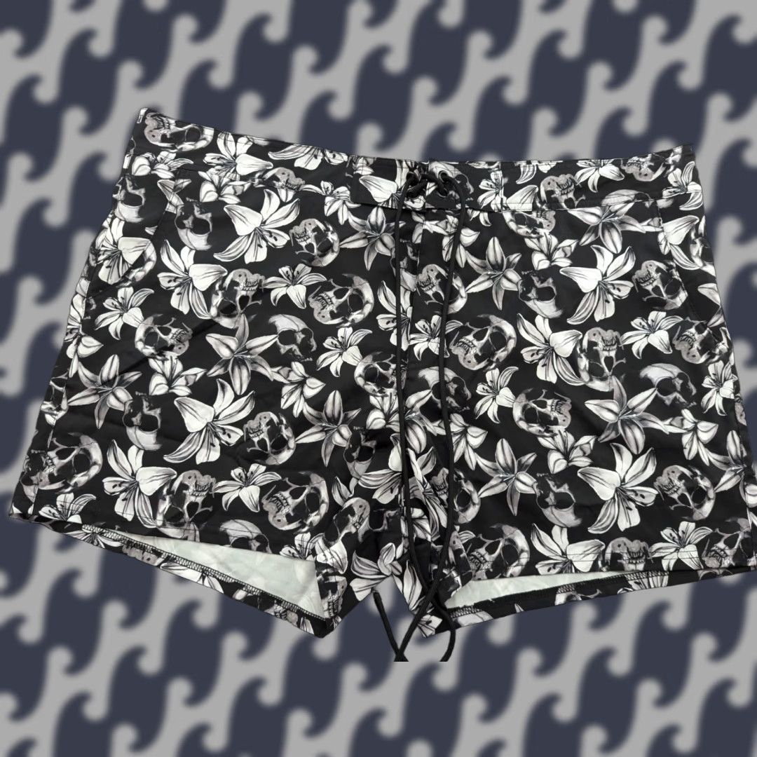 Killstar KILLSTAR Denarian's Coin Mens Trunks 4XL Skull Floral Beach Shorts Multicolor Polyester Athletic Drawstring Waist 46in Size US 39 - 1 Thumbnail
