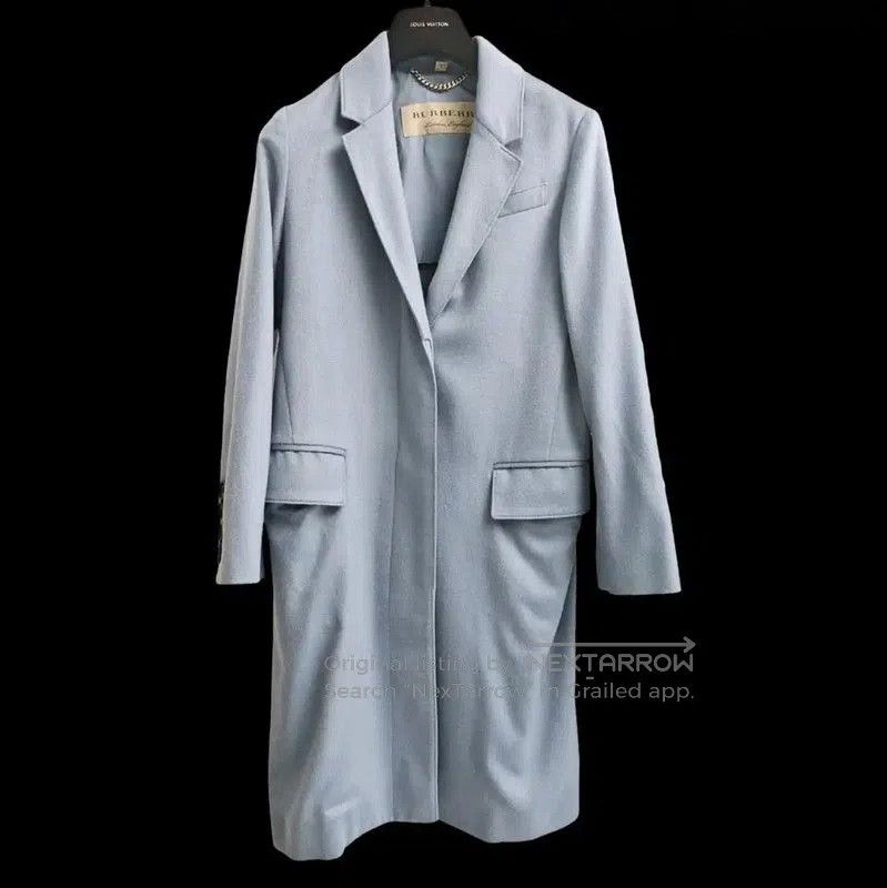 Burberry Burberry Women's Mid-Length Cashmere Coat. Size S / US 4 / IT 40 - 1 Thumbnail