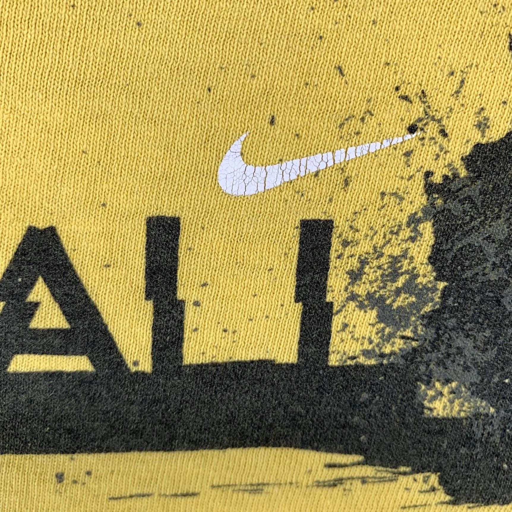 Nike VINTAGE Nike Football T-Shirt Men L Yellow Short Sleeve Crew Neck Graphic Print 2000s NCAA NFL Sports Size US L / EU 52-54 / 3 - 4 Thumbnail