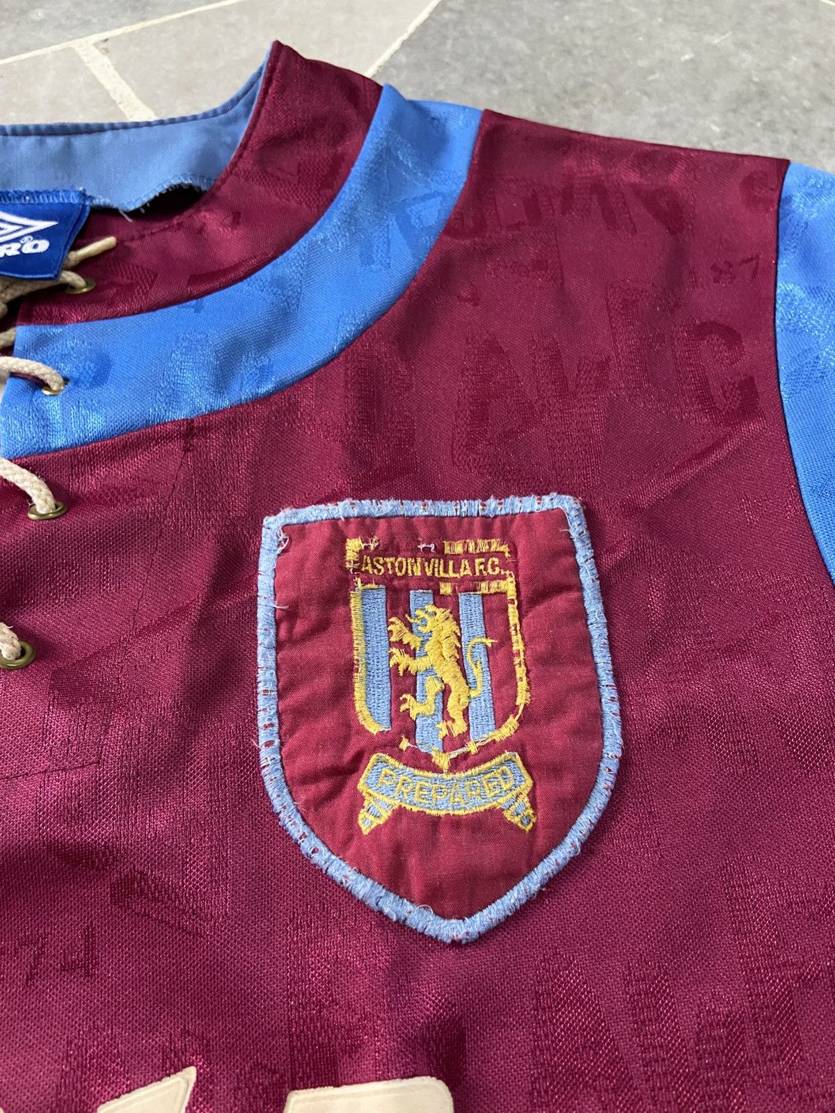 Umbro Vintage Aston Villa 1992 Home Shirt Jersey Size US M / EU 48-50 / 2 - 8 Thumbnail