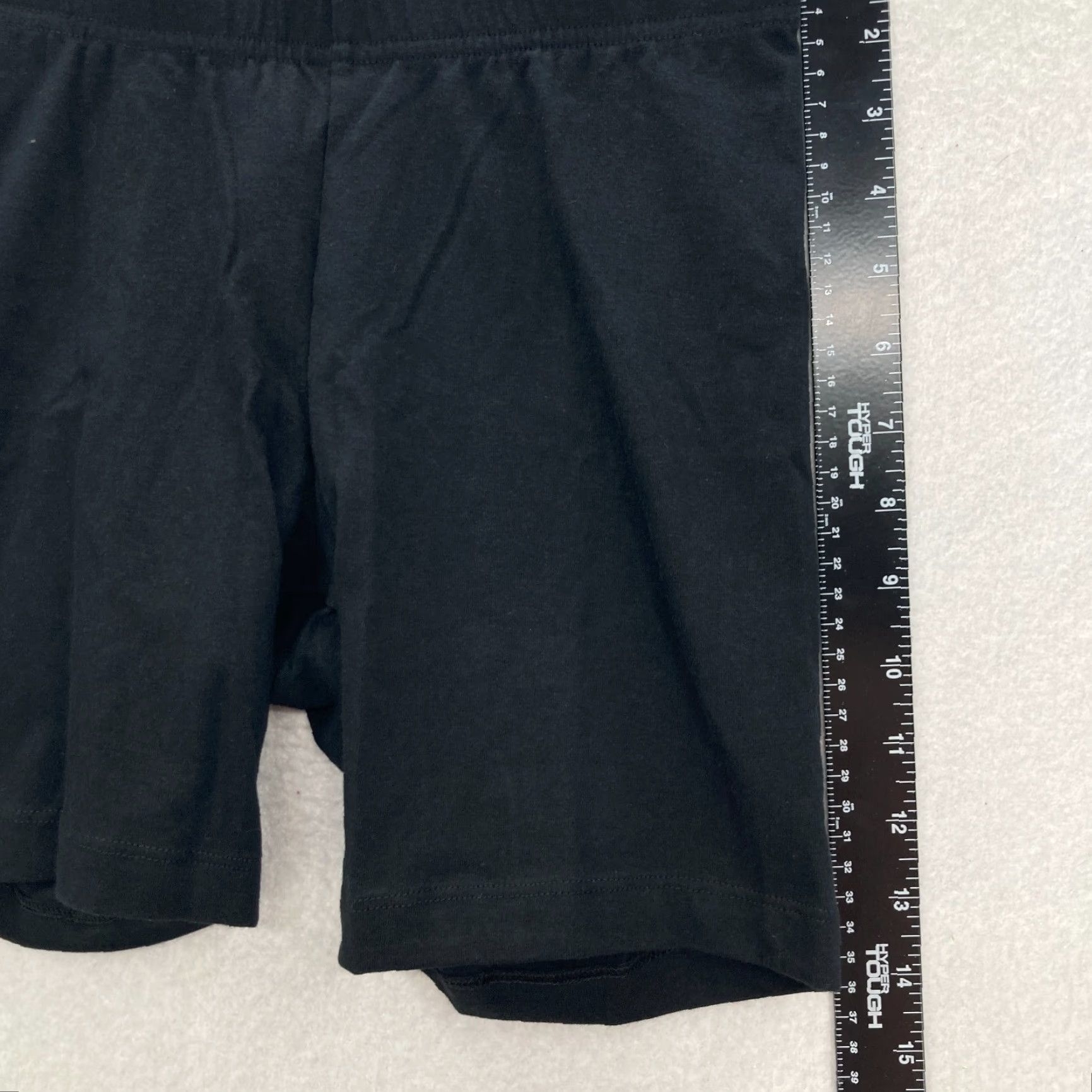 Old Navy Old Navy XS Black Super Stretch Yoga Shorts Mid Rise NWT Womens Slim Bottoms Pockets Easy Care Stretch Size 42" / US 20 - 5 Thumbnail