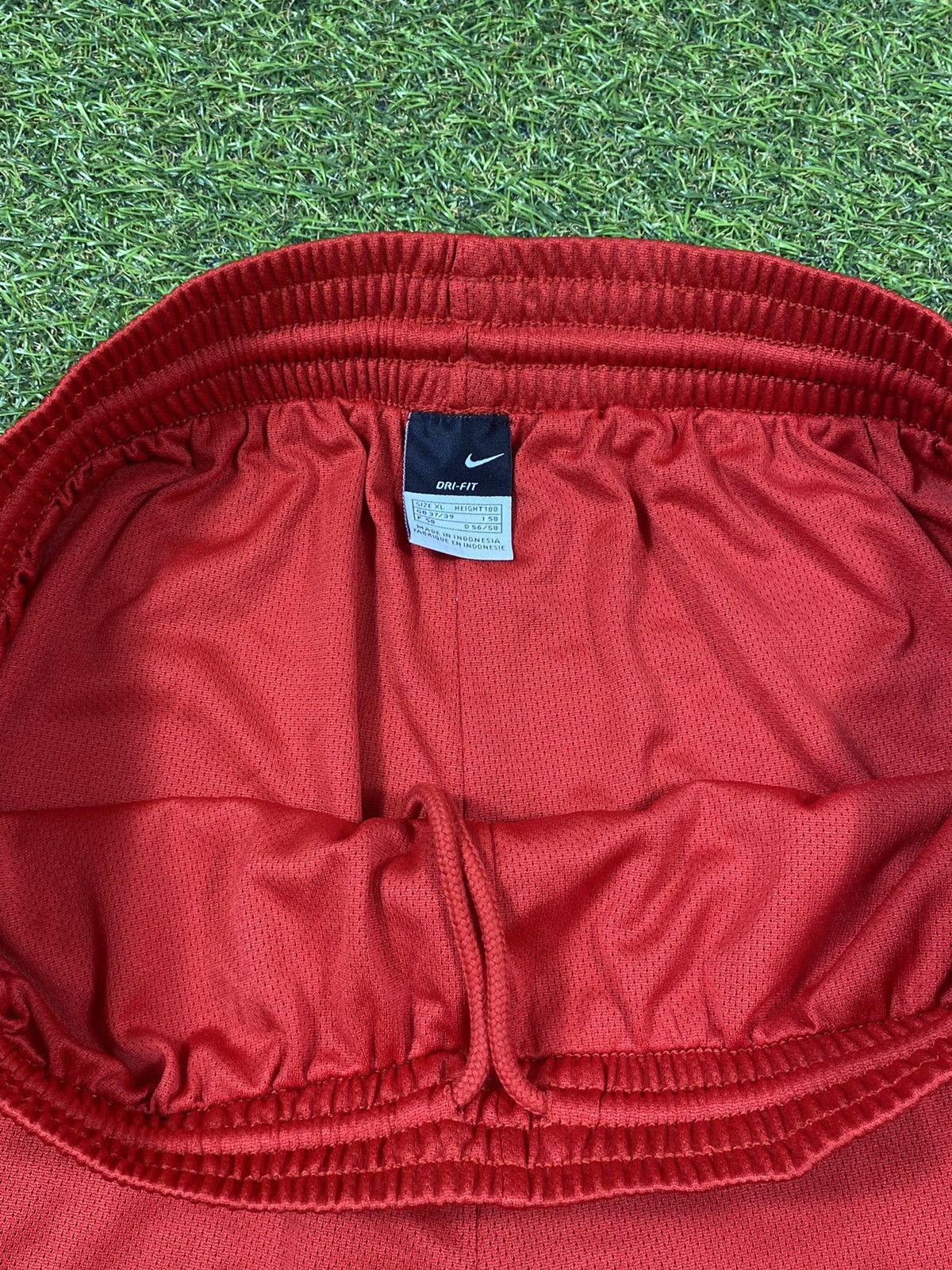 Nike Vintage Nike shorts streetwear swoosh casual y2k size XL Size US 36 / EU 52 - 4 Thumbnail
