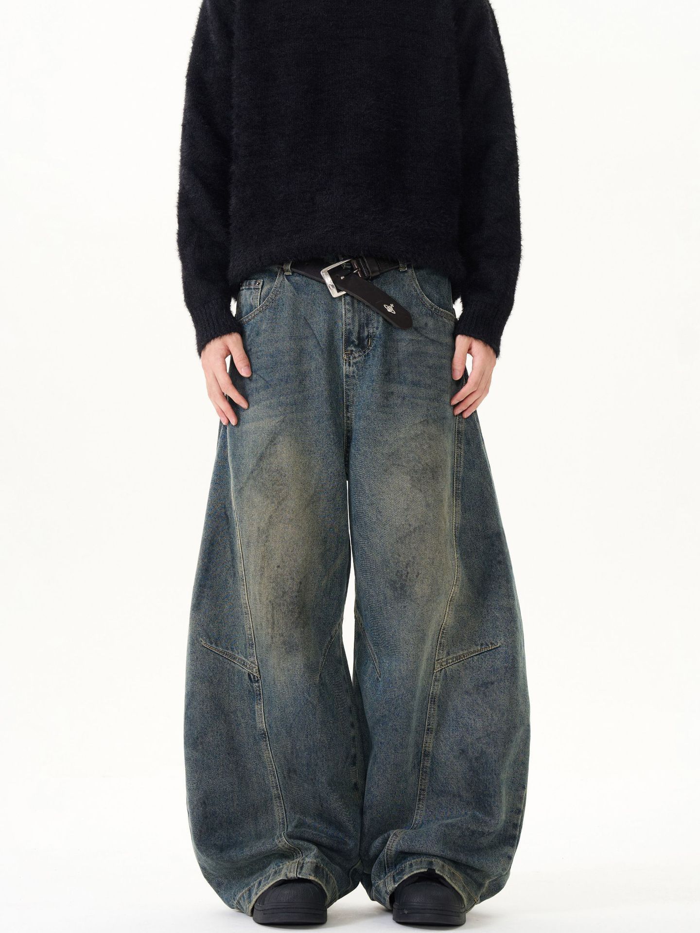 Vintage Men's American Retro Distressed Gradient Curved-Leg Jeans Size US 32 / EU 48 - 1 Thumbnail